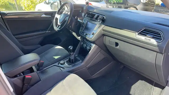 Volkswagen Tiguan view 10
