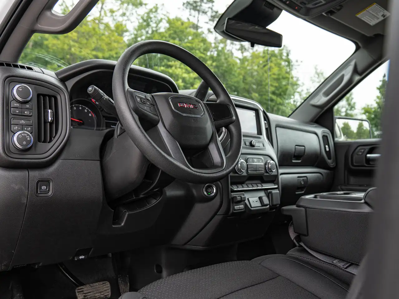 GMC Sierra 1500 снимка GMC Sierra 1500