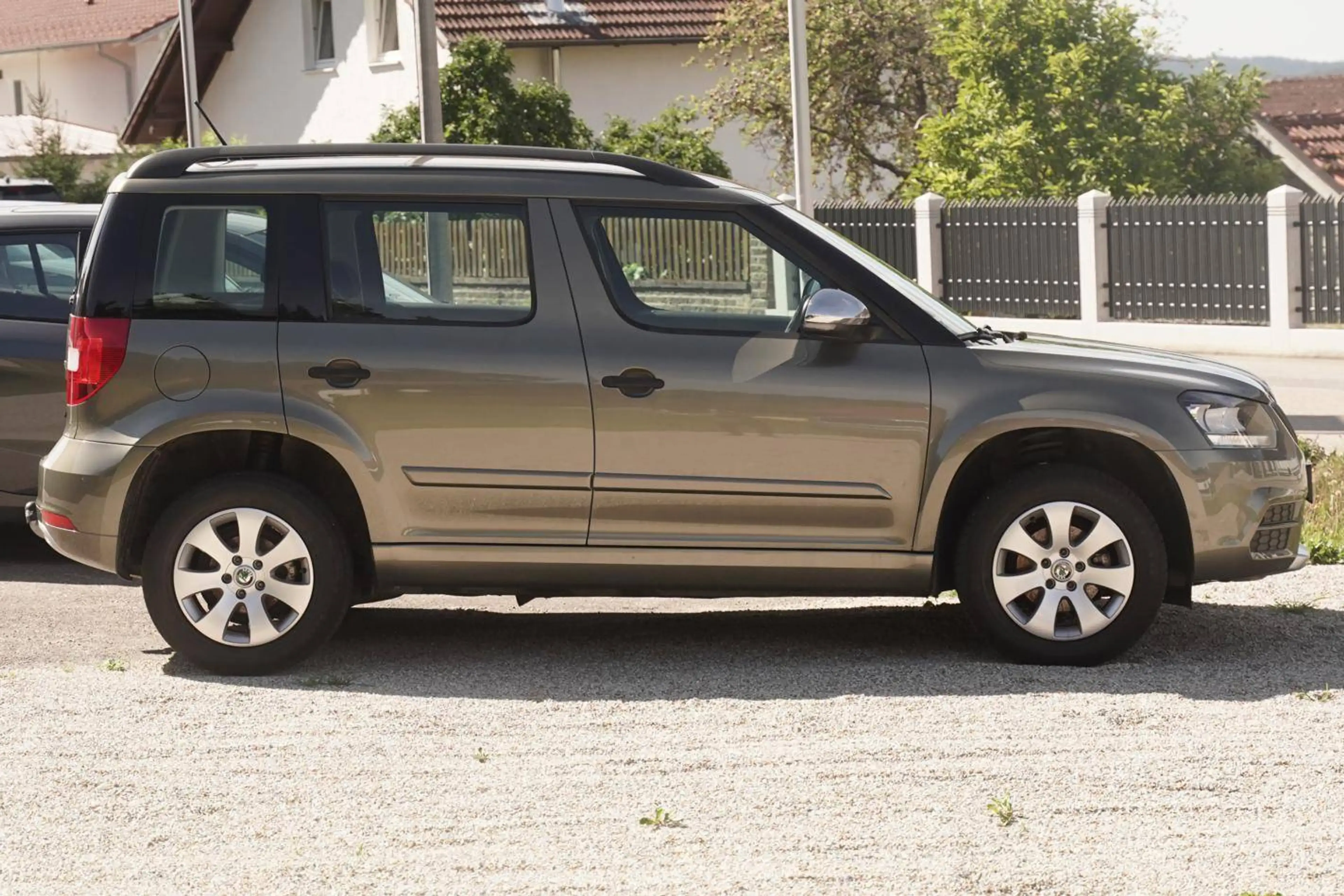 Skoda Yeti Yeti 1.2 TSI DSG Ambition Anhägekupplung 8-fach bereift — photo 3