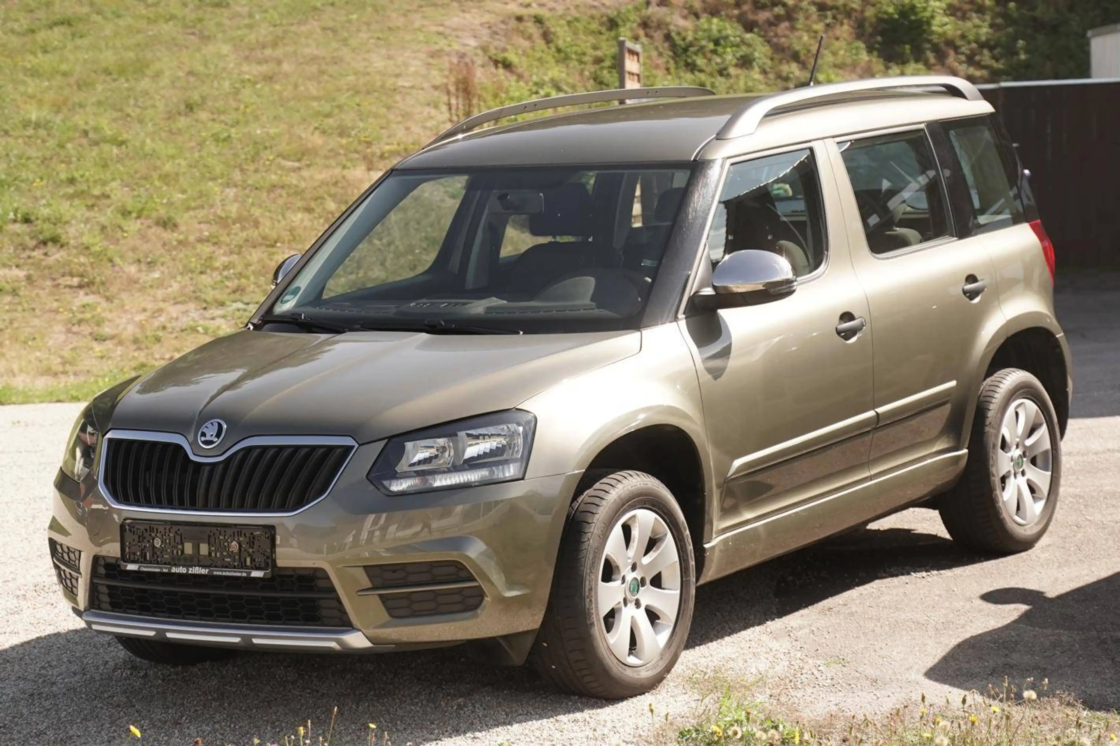 Skoda Yeti Yeti 1.2 TSI DSG Ambition Anhägekupplung 8-fach bereift