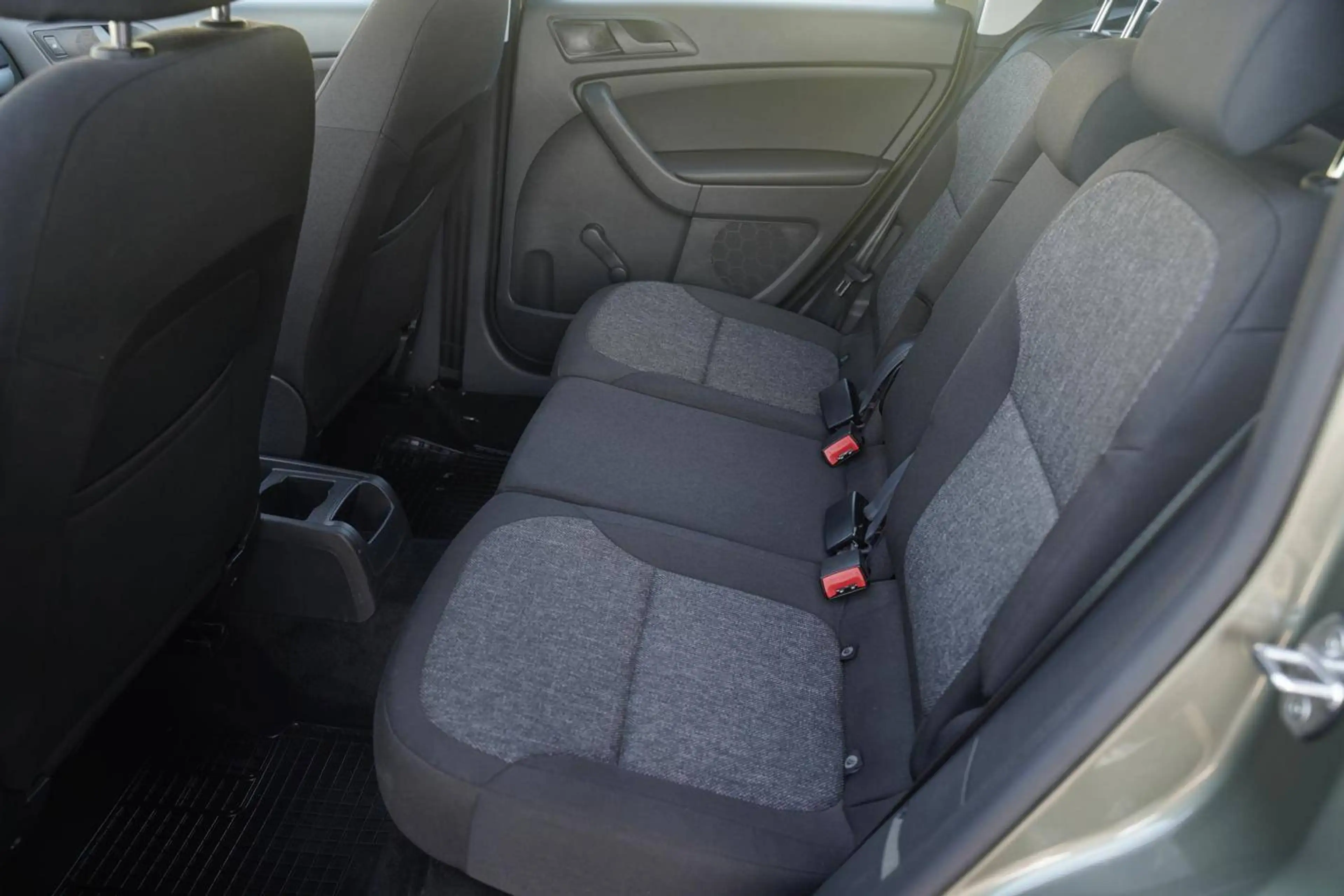 Skoda Yeti Yeti 1.2 TSI DSG Ambition Anhägekupplung 8-fach bereift — photo 5