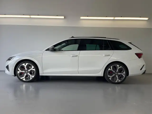 Skoda Octavia Combi RS 265PS DSG HUD+Pano+360°+DCC+AHK+CANTON... Ansicht 3