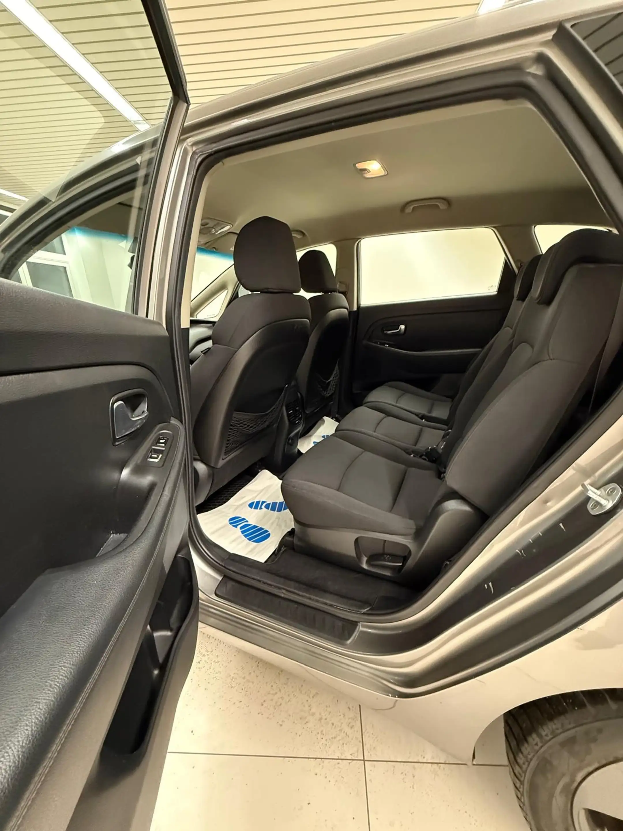 Kia Carens Carens Diesel 1.7 CRDi Edition 7 — photo 15