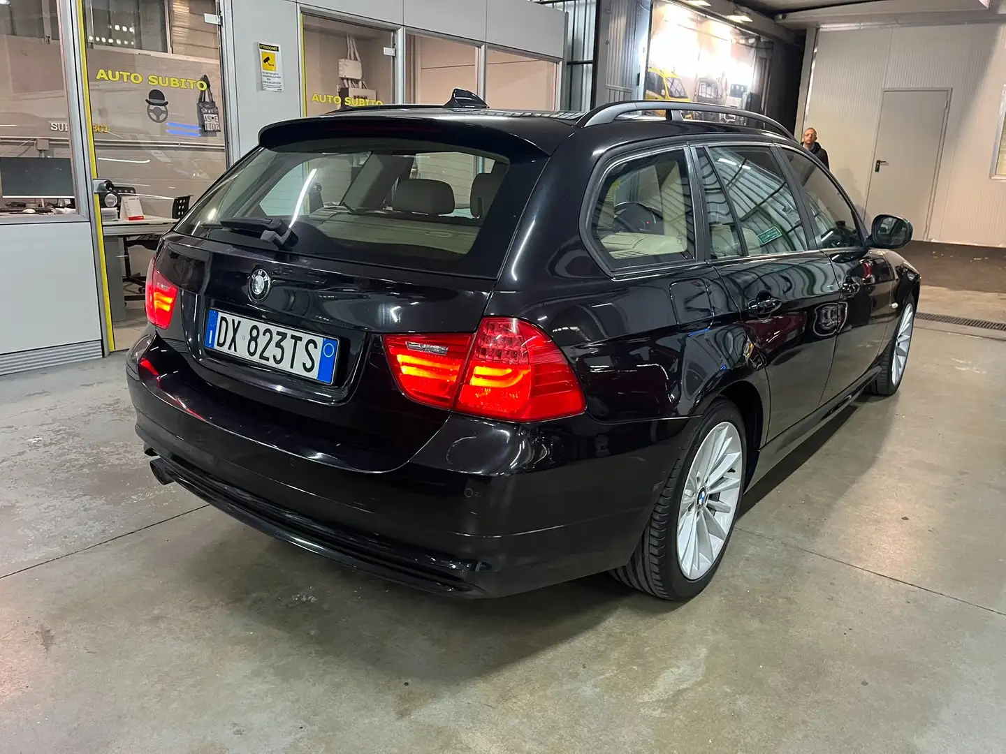 BMW 320 d Touring xdrive (4x4) cambio automatico! Schwarz - 2