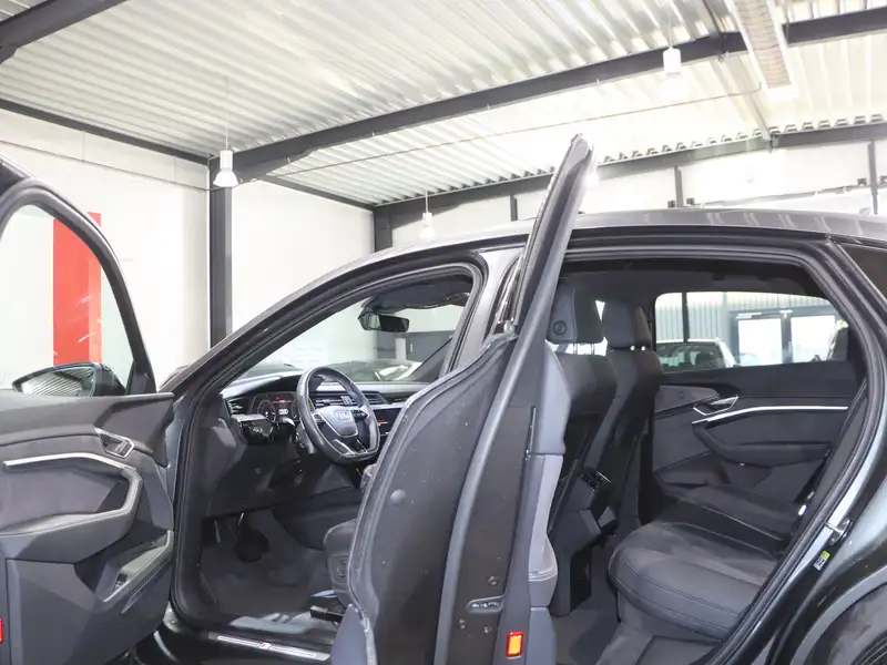 Annonce voiture d'occasion Audi e-tron - CARADIZE