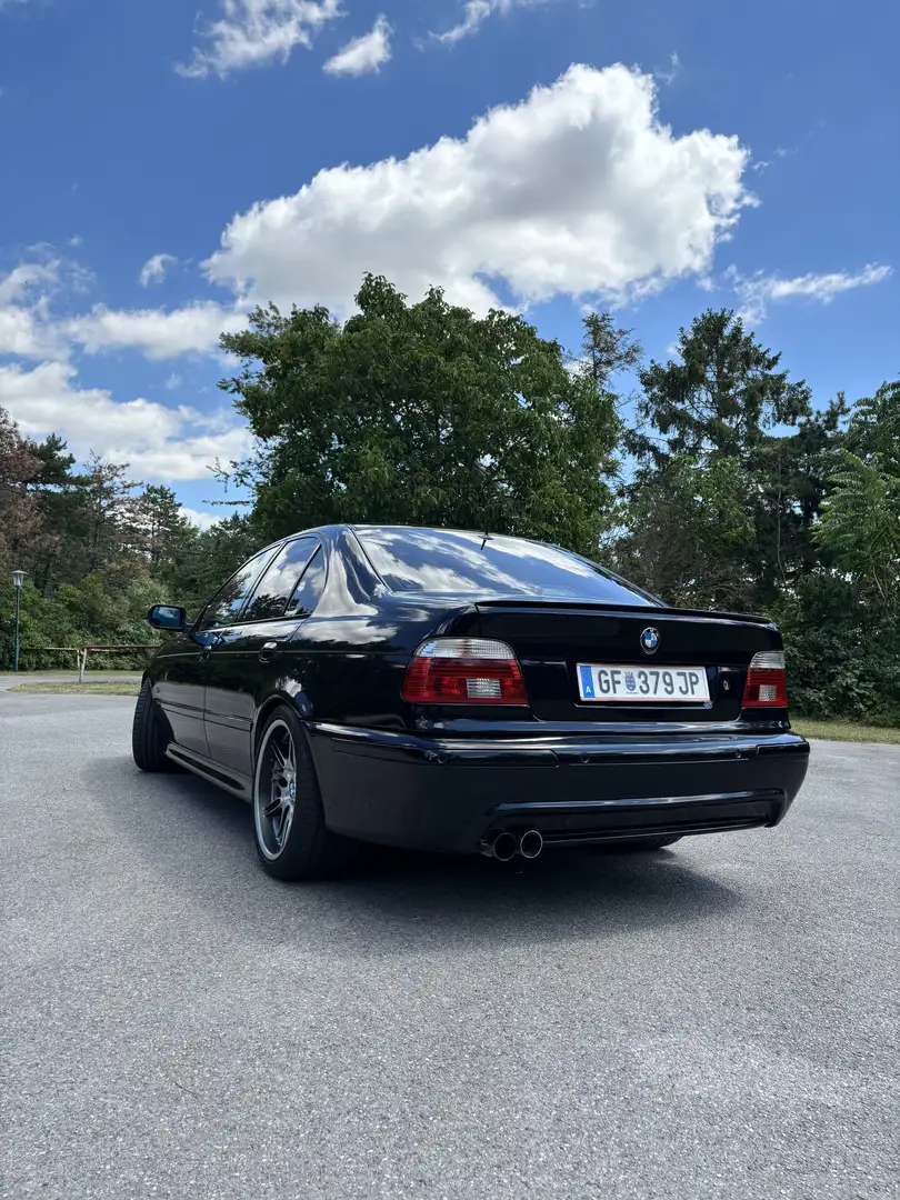 BMW 530 530d Aut. INDIVIDUAL Schwarz - 2