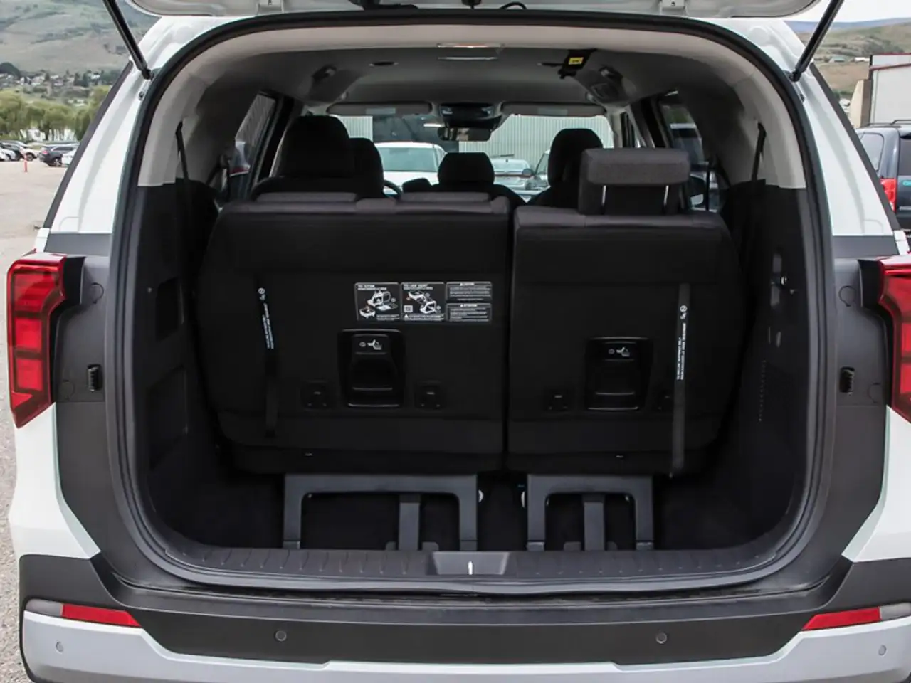 Kia Carnival снимка Kia Carnival