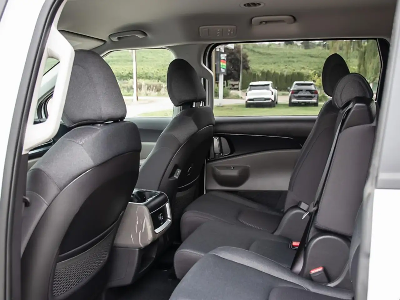 Kia Carnival снимка Kia Carnival
