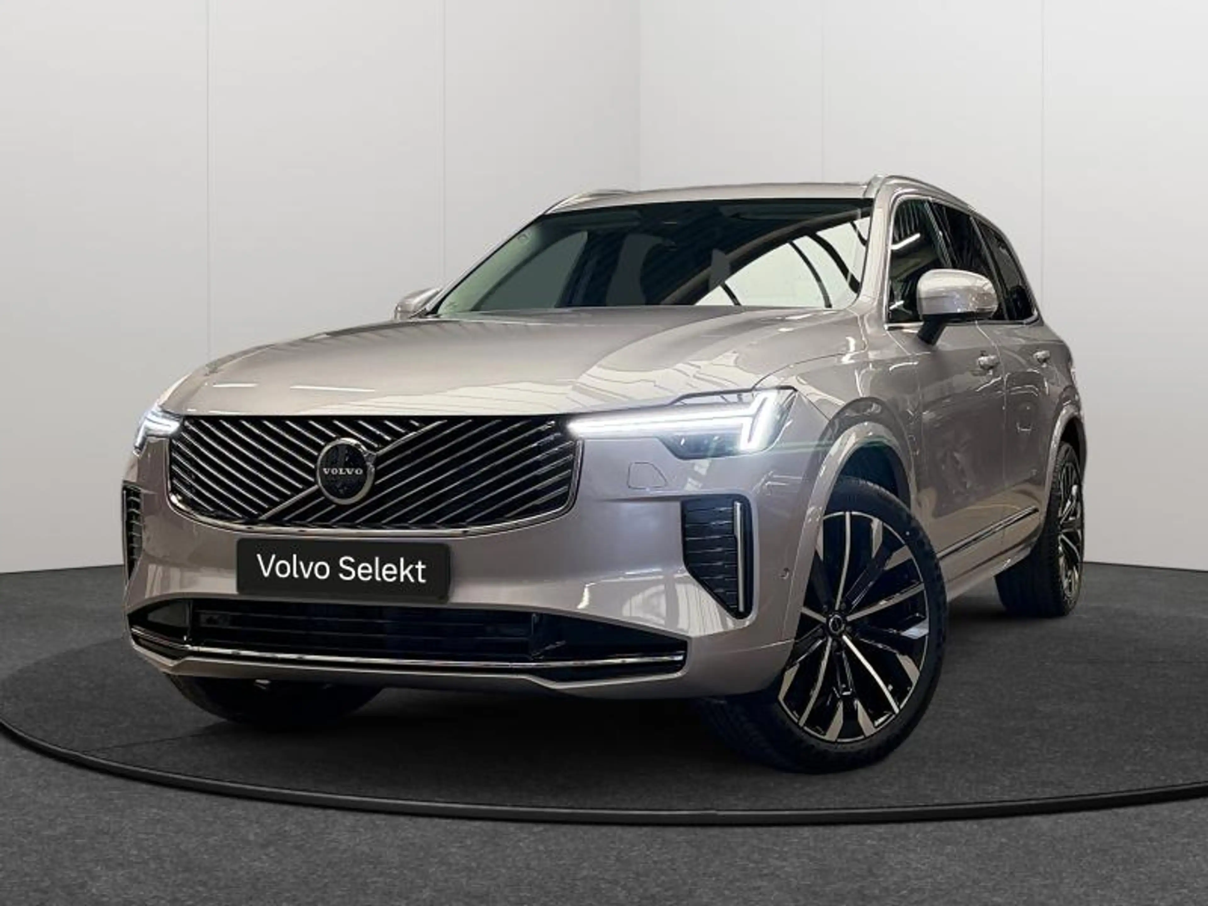 Volvo XC90 Facelift B5 AWD Plus Bright / Essence 2026