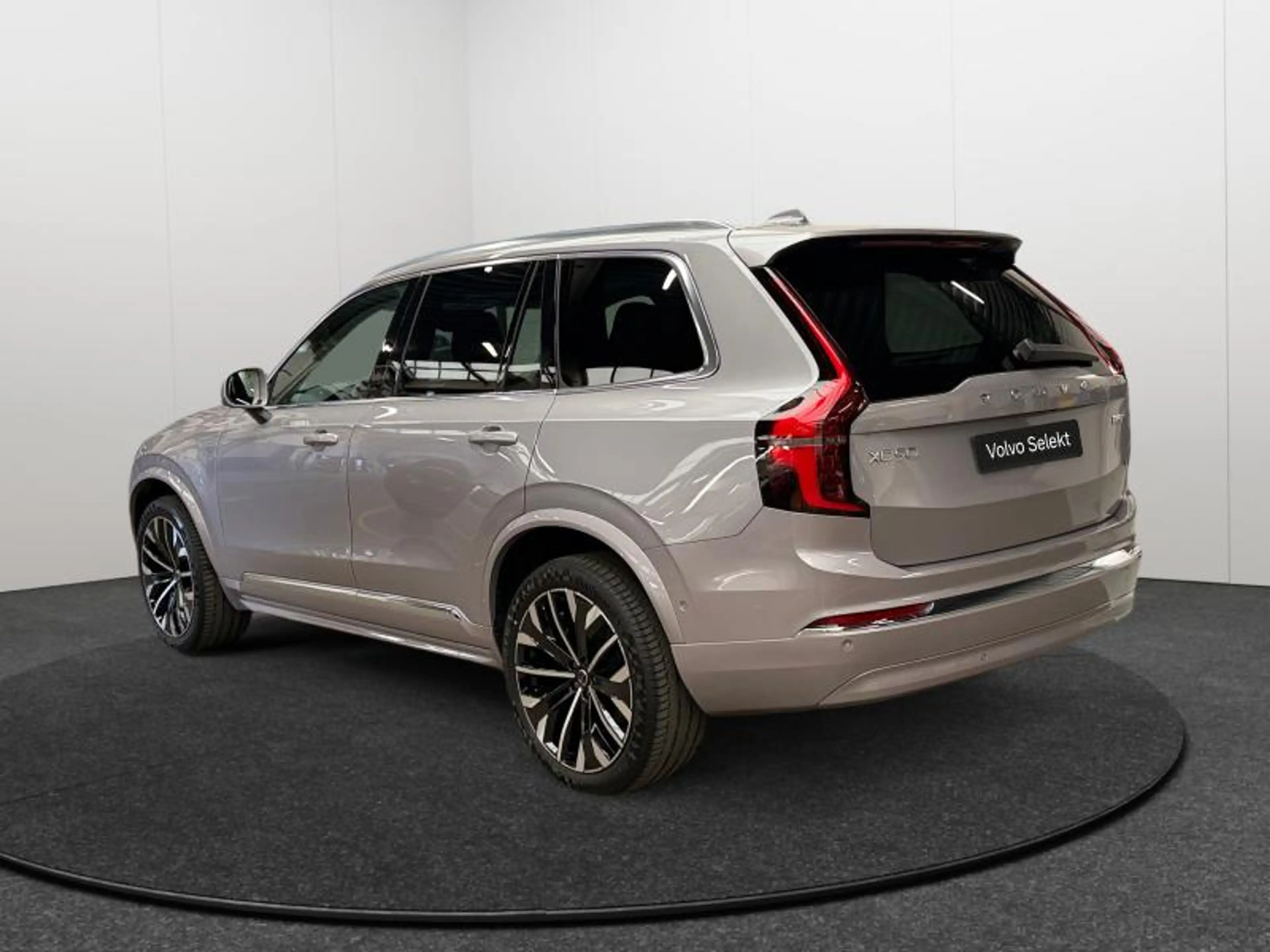 Volvo XC90 Facelift B5 AWD Plus Bright / Essence 2026 — photo 3