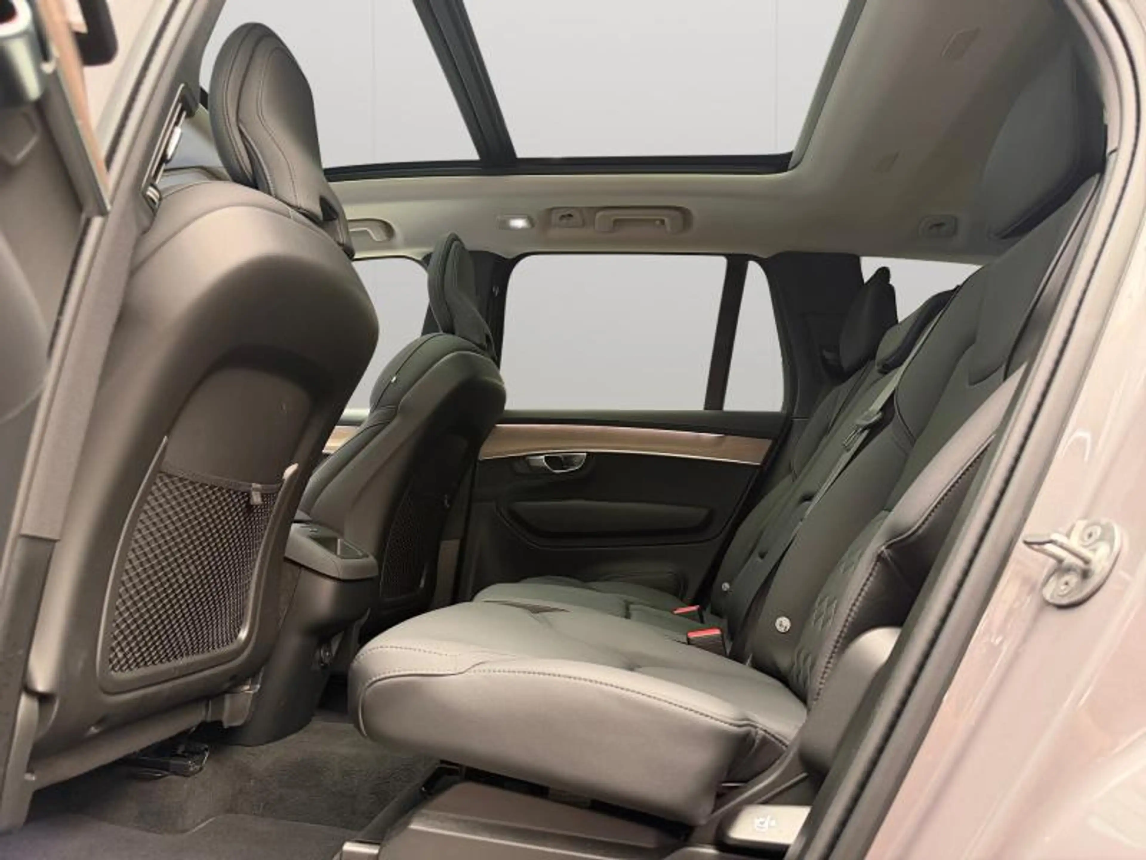Volvo XC90 Facelift B5 AWD Plus Bright / Essence 2026 — photo 13