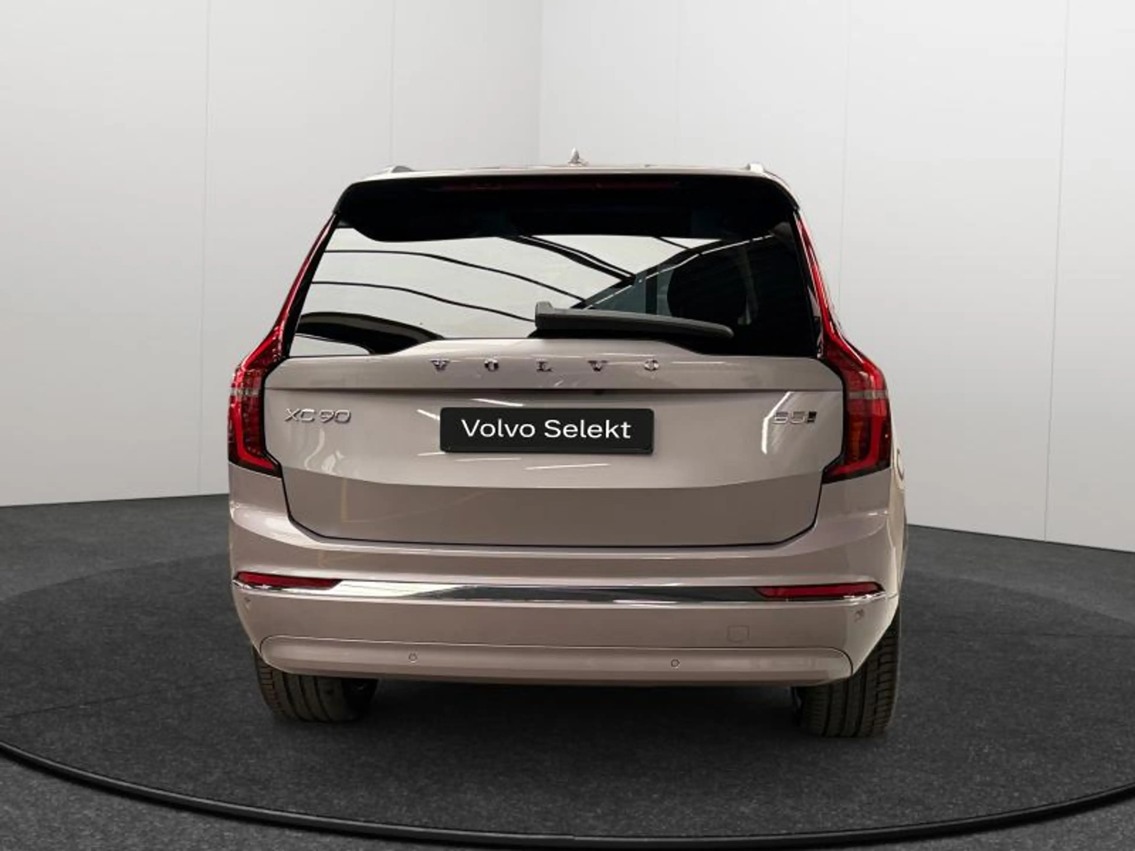 Volvo XC90 Facelift B5 AWD Plus Bright / Essence 2026 — photo 4
