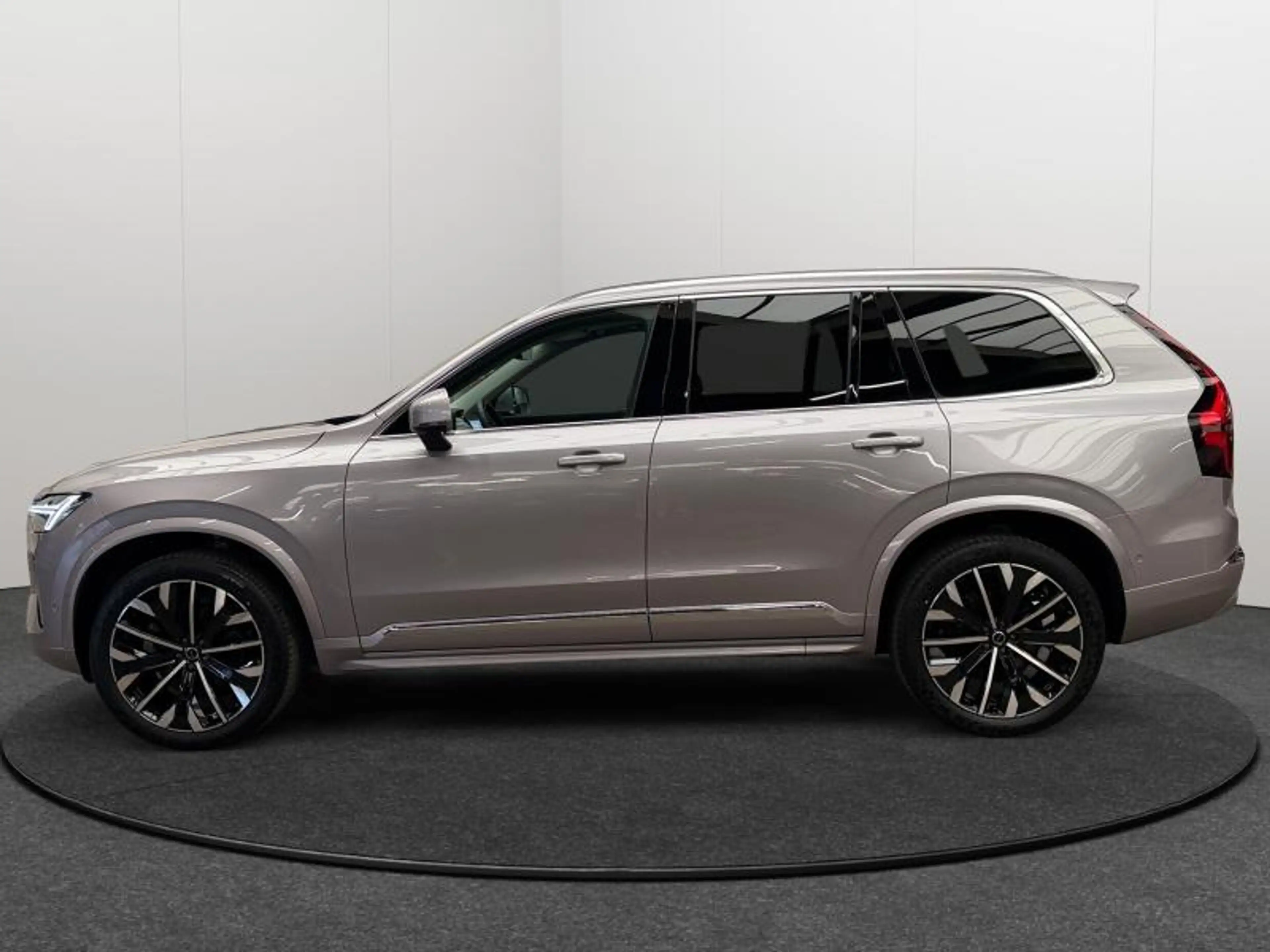 Volvo XC90 Facelift B5 AWD Plus Bright / Essence 2026 — photo 2