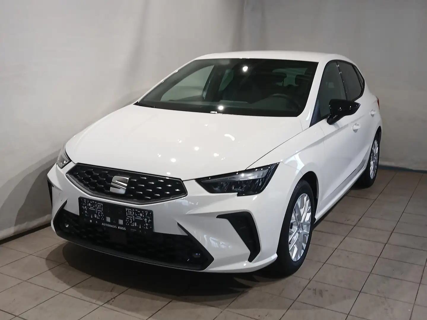 SEAT Ibiza 1.0 TSI 70 kW FR 10 Jahre Garantie Weiß - 1