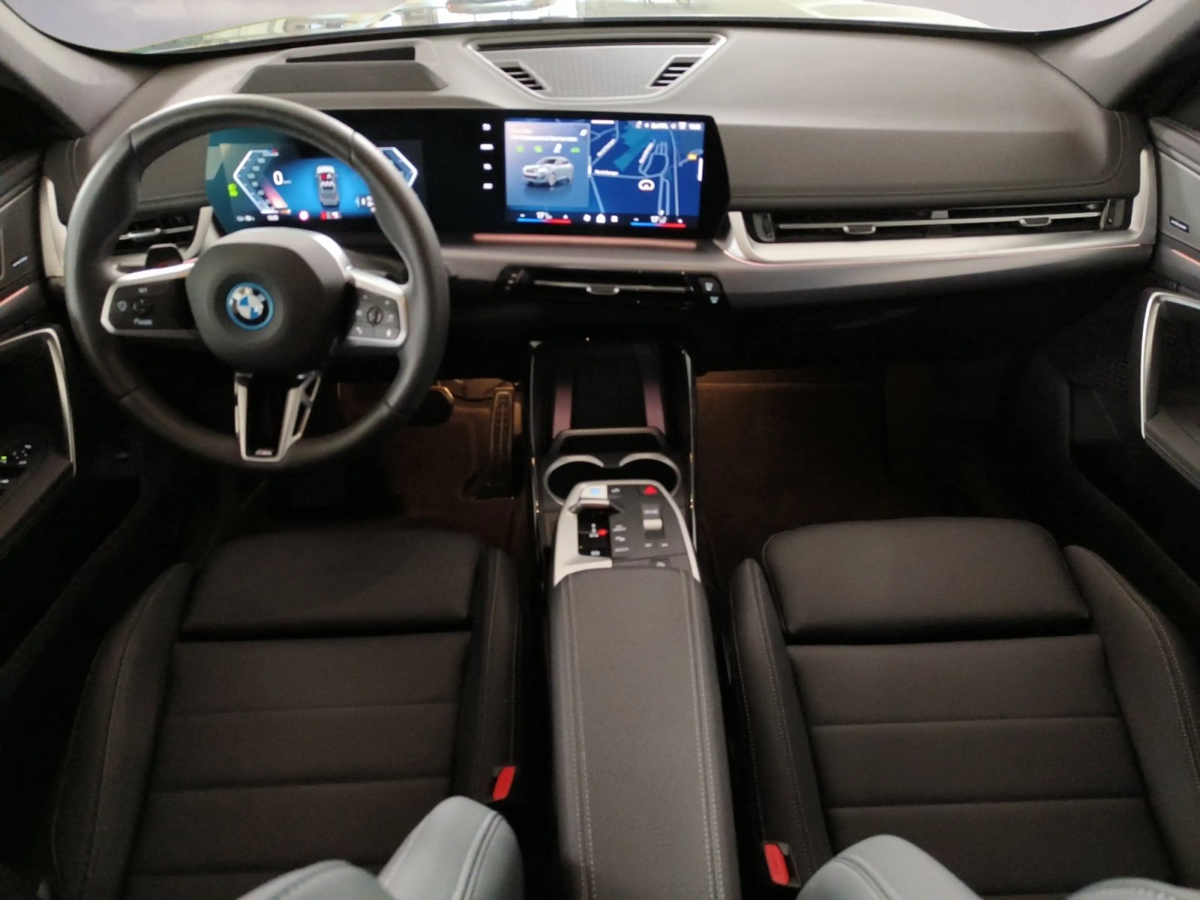 BMW iX1 xDrive30 Head-Up HK HiFi DAB — photo 5