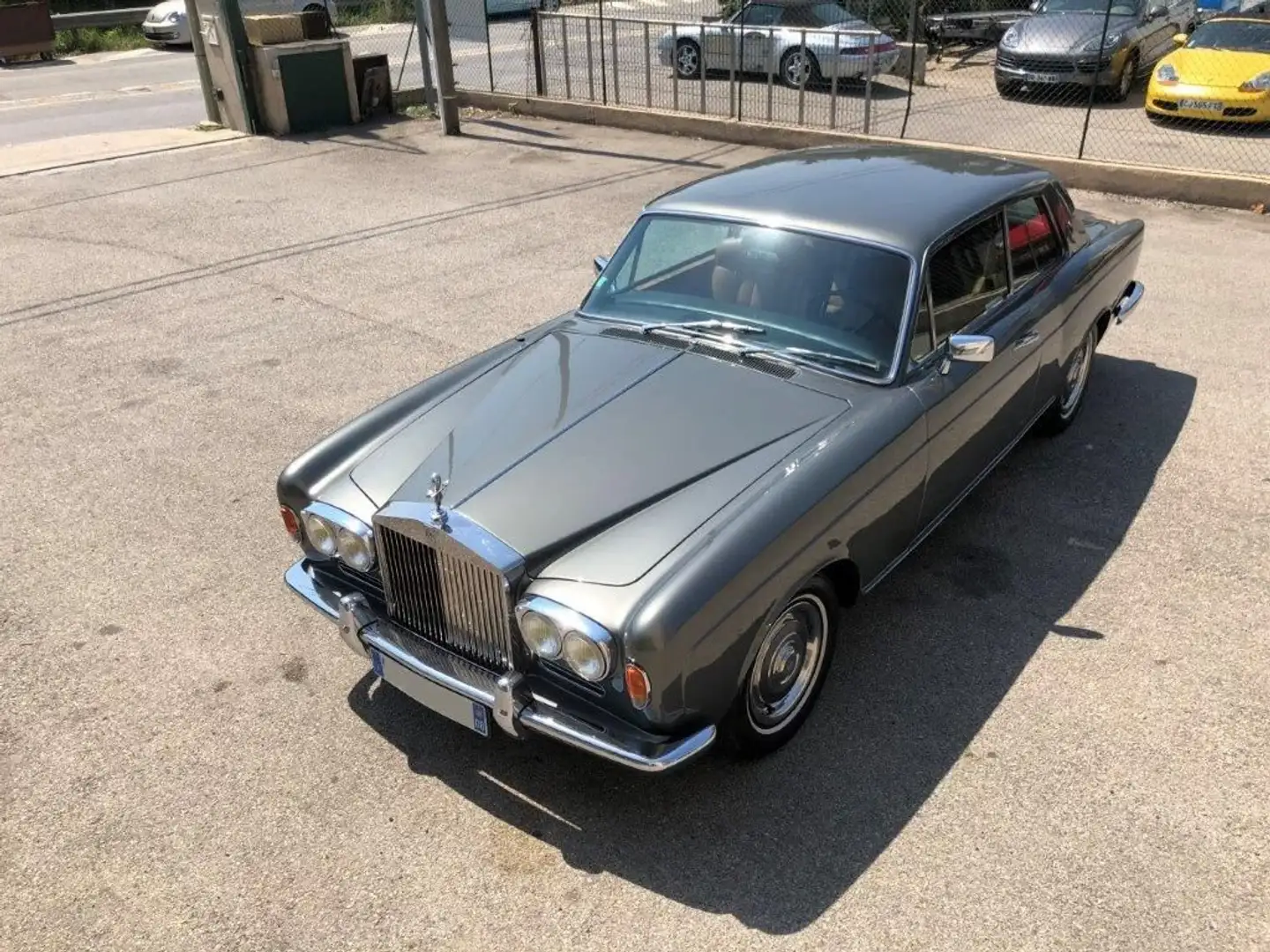 Rolls-Royce Silver Shadow 6.8 V8 2 DOORS Grau - 1