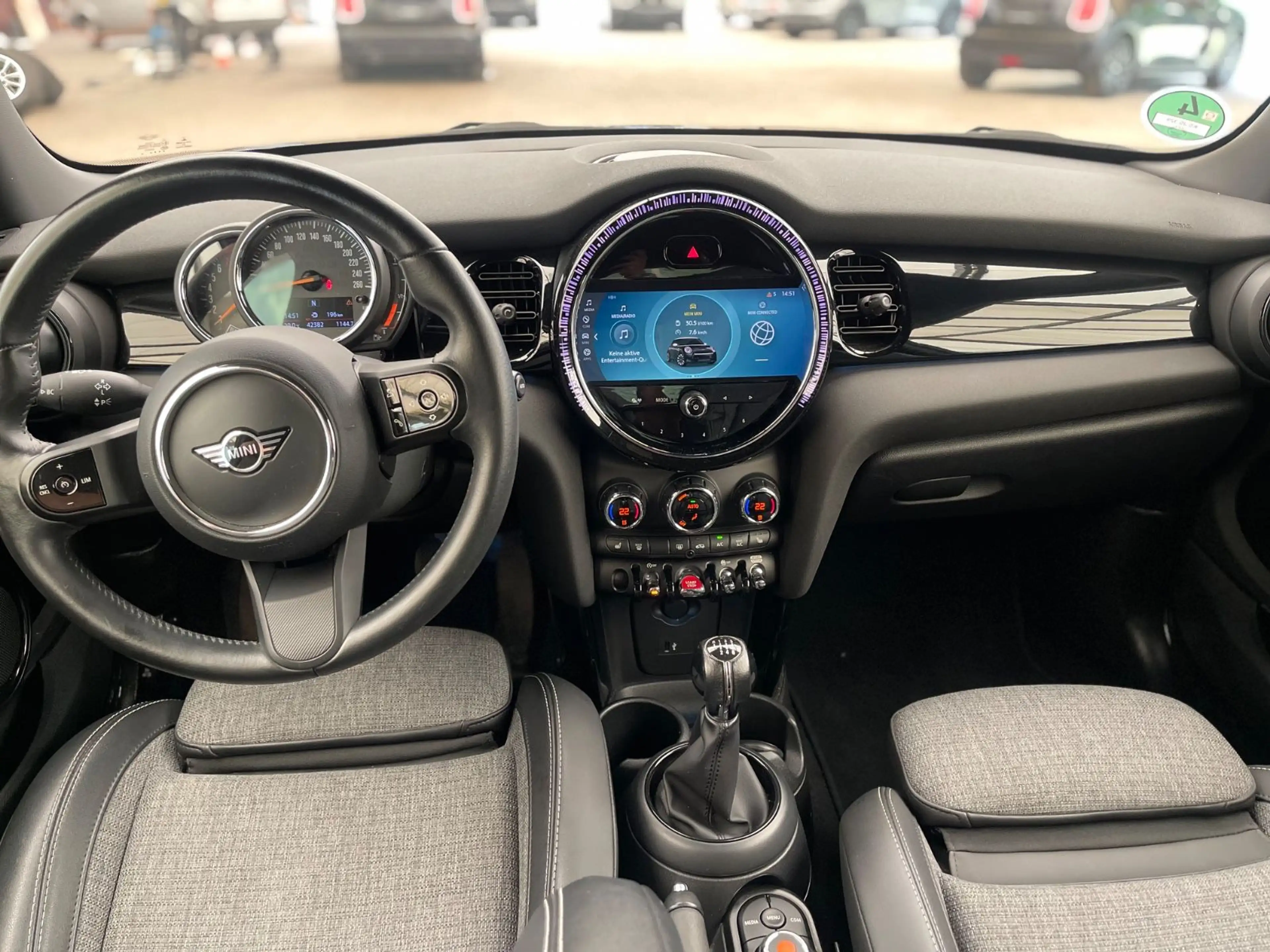 MINI One Classic Trim/LED/PDC/Sportsitze — photo 12
