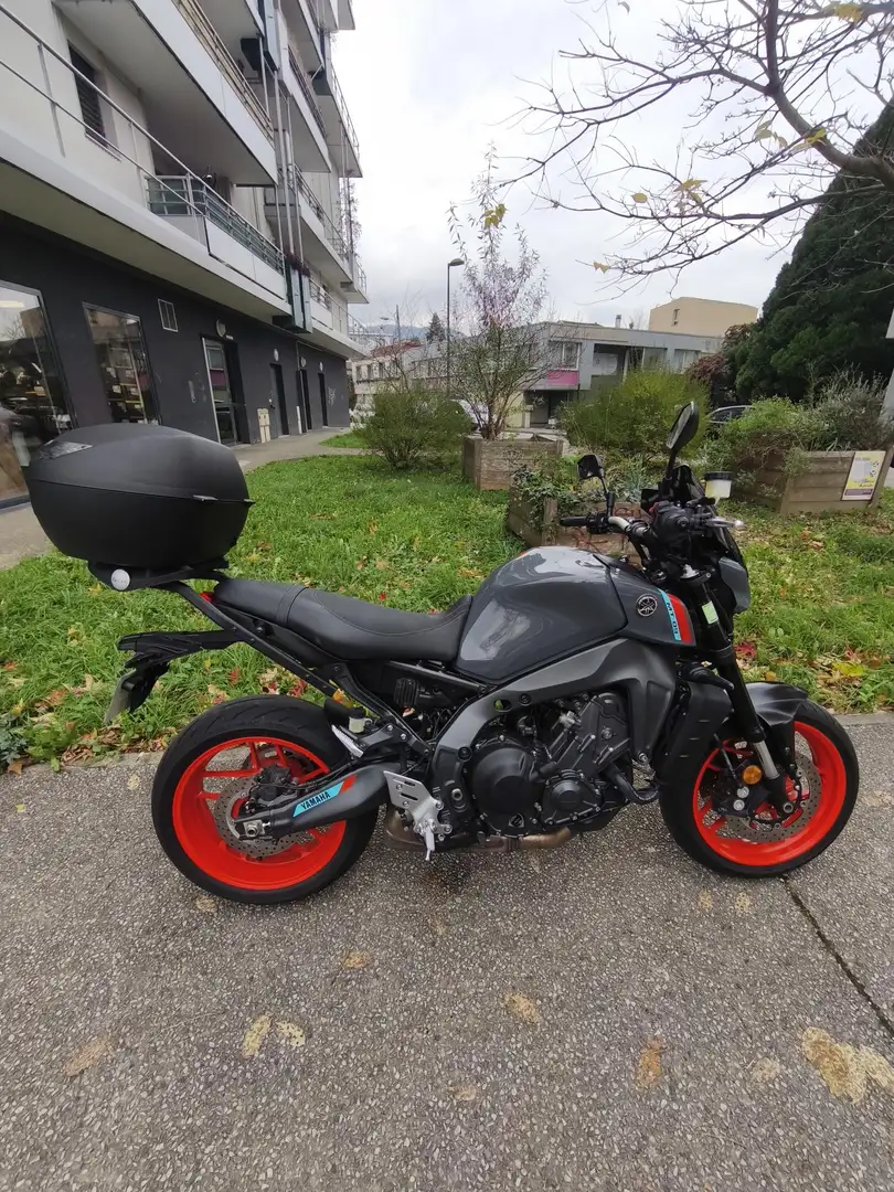 Yamaha MT-09 Gris - 2