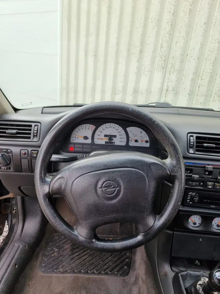 Opel Calibra 2.0, foto 5