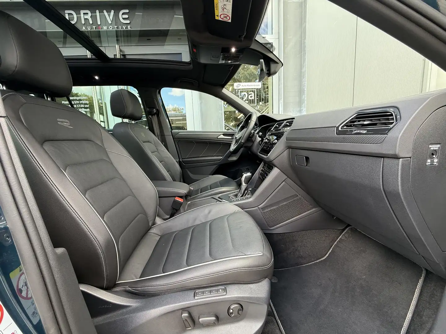 Volkswagen Tiguan 1.4 TSI eHybrid R-Line Business+ SOH94%|Pano|Leer| Blauw - 2