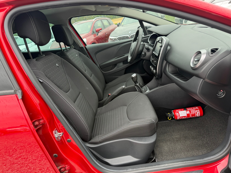 Renault Clio 1.2i LIMITED - NAVIGATION - CAPTEUR - 63000 KM - GARANTIE — photo 14