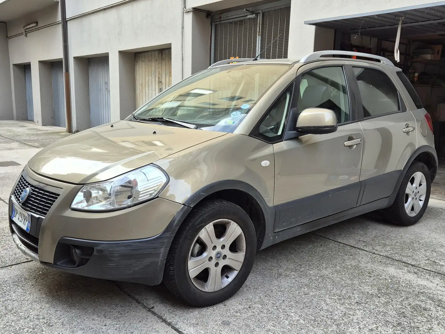 Fiat Sedici Золотий - 2