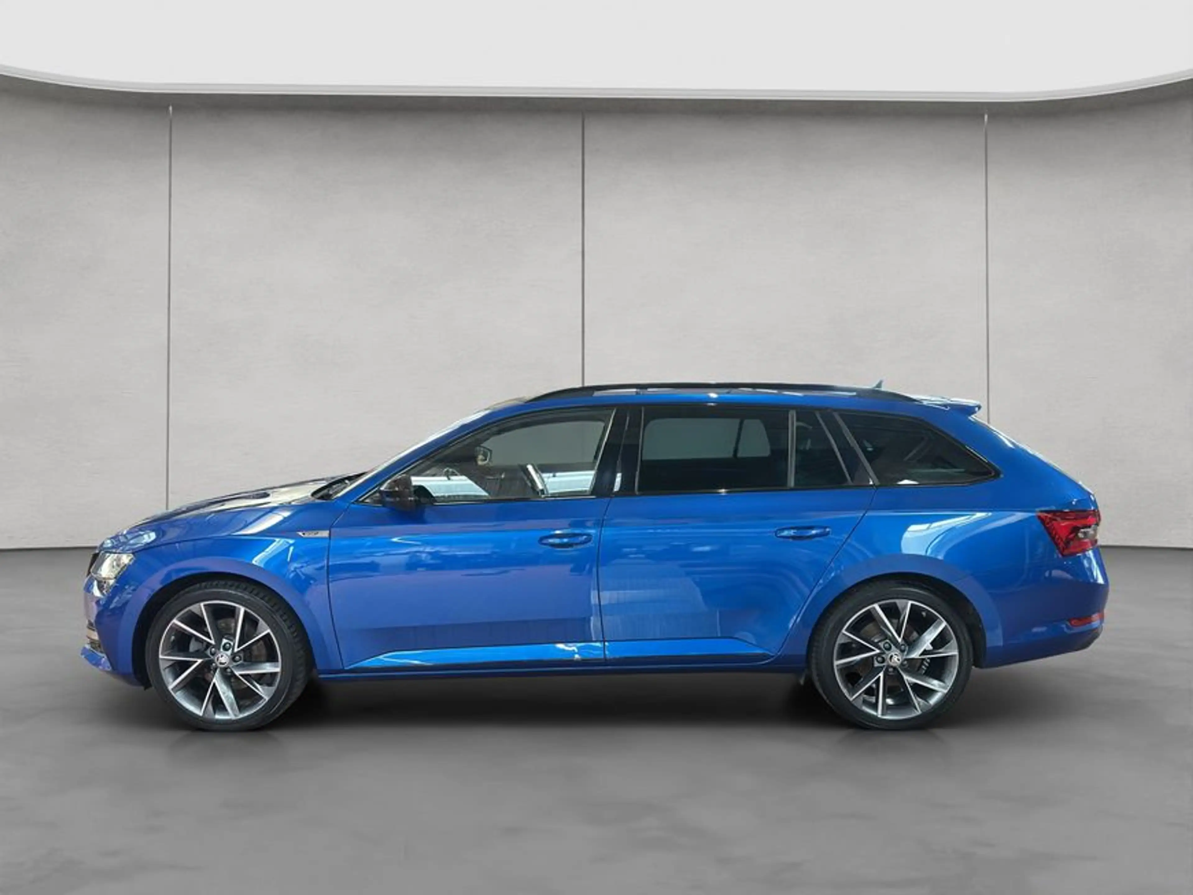 Skoda Superb Combi 1.4 TSI iV DSG Sportline — photo 2