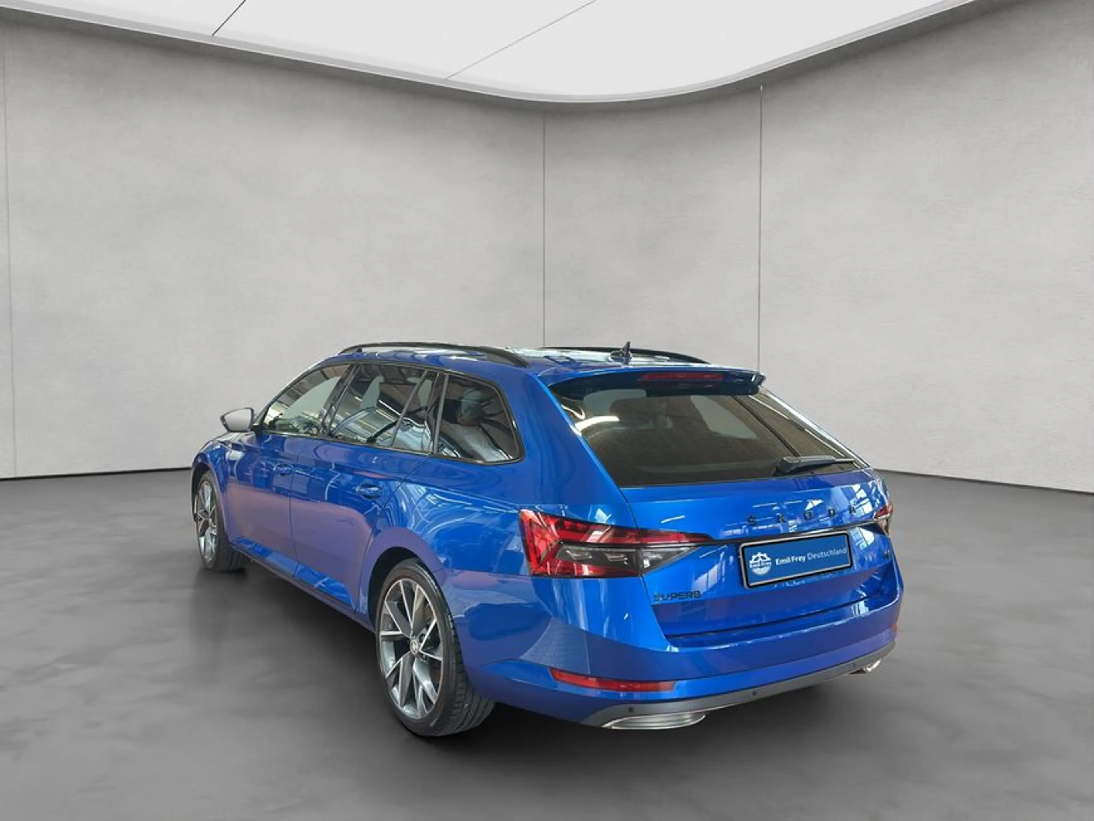 Skoda Superb Combi 1.4 TSI iV DSG Sportline — photo 3