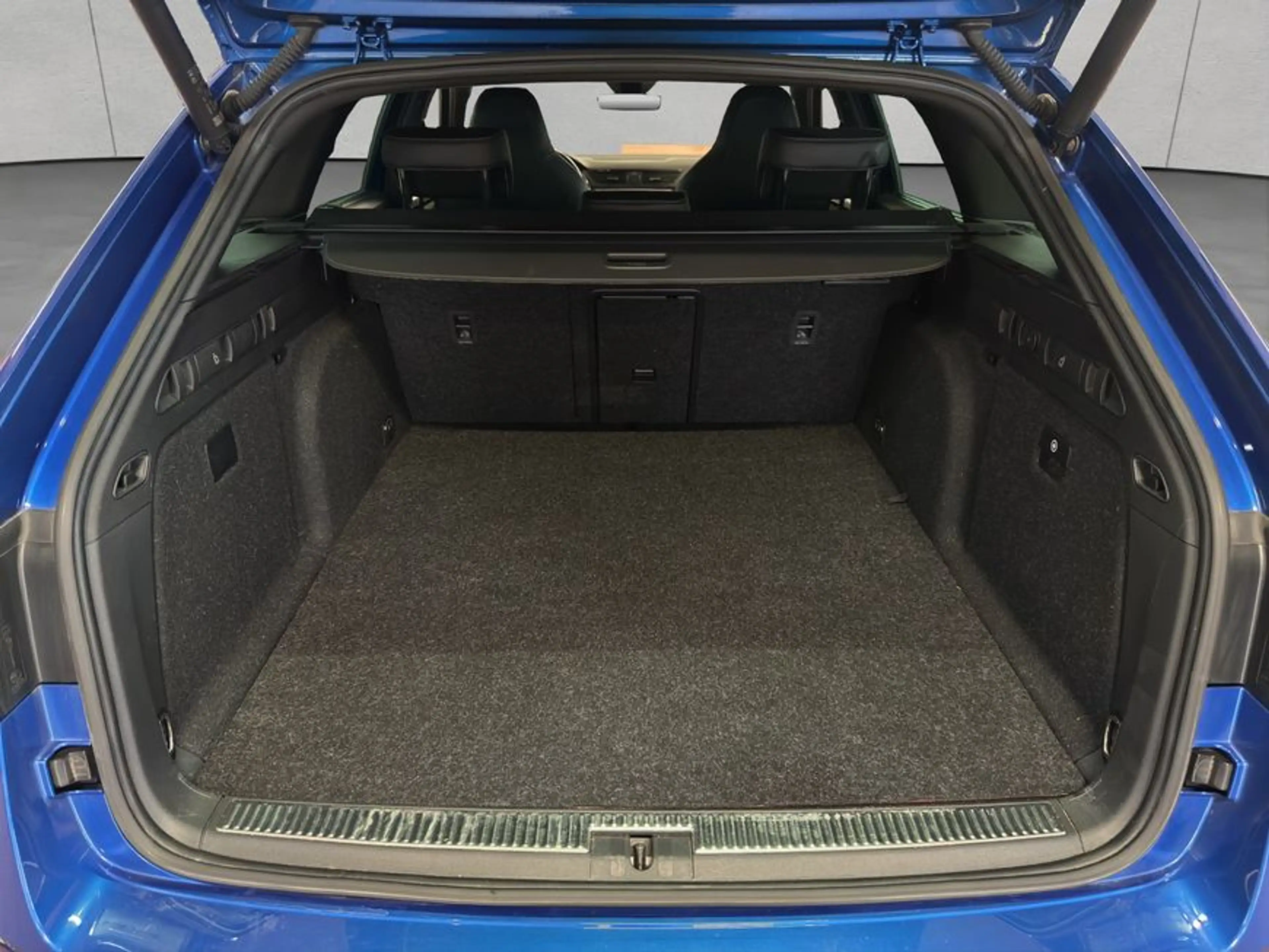 Skoda Superb Combi 1.4 TSI iV DSG Sportline — photo 6