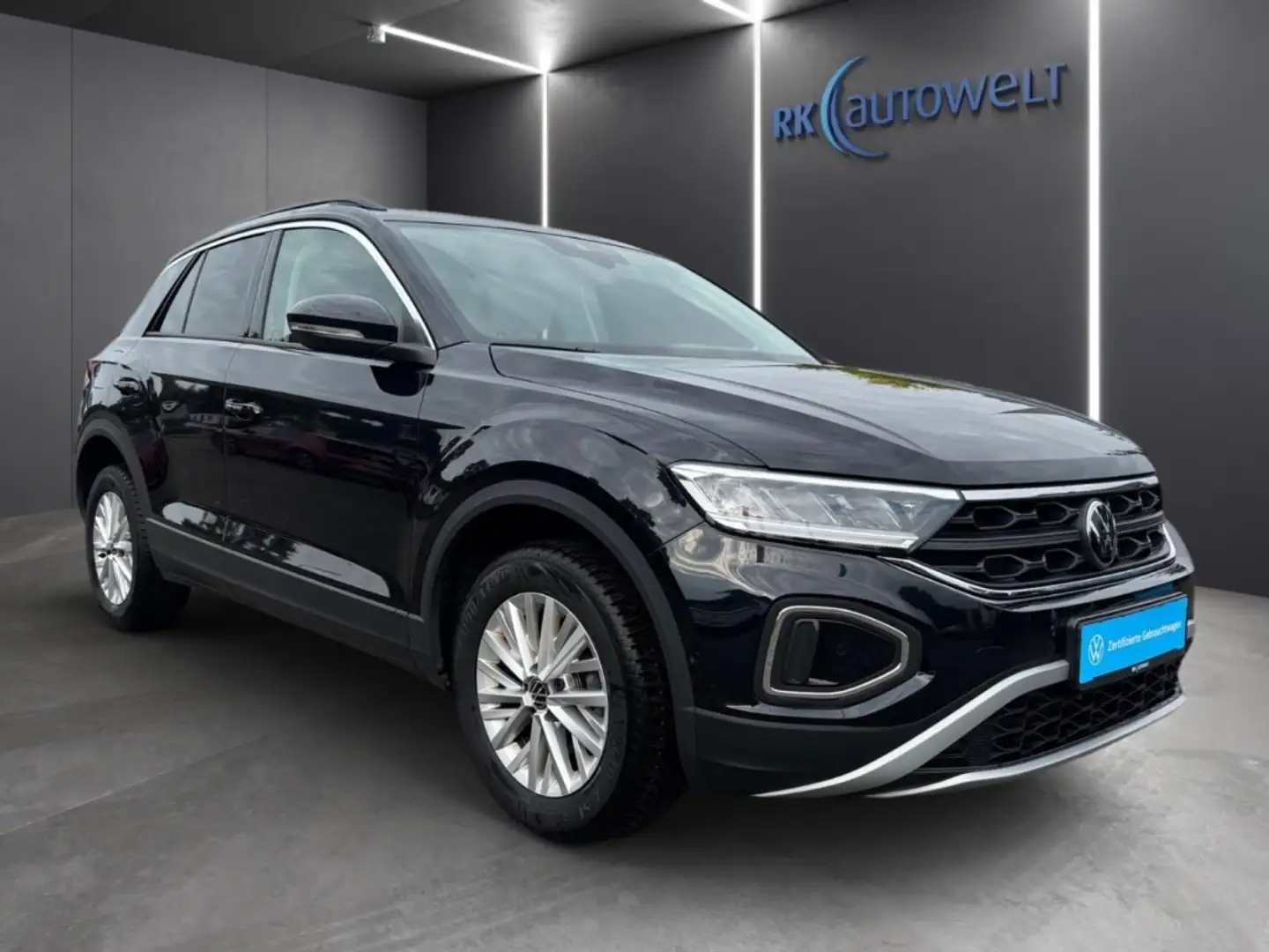 Volkswagen T-Roc Life 1.0 TSI LED Navi SHZ Park Assist Schwarz - 2