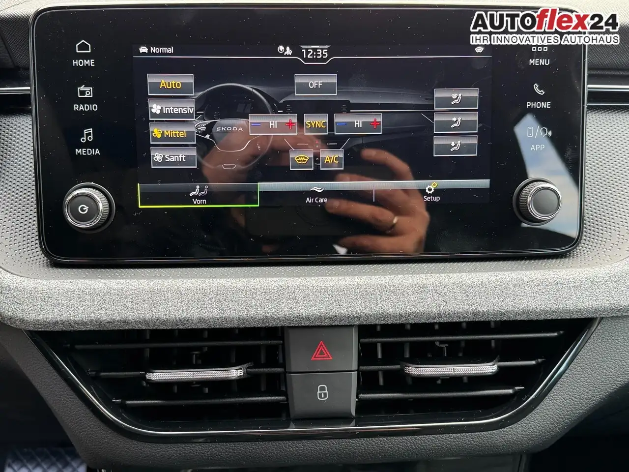 Skoda Scala 1,0 TSI DSG Selection 2Zonenklima 2x Einparkhil..., миниатюра 17