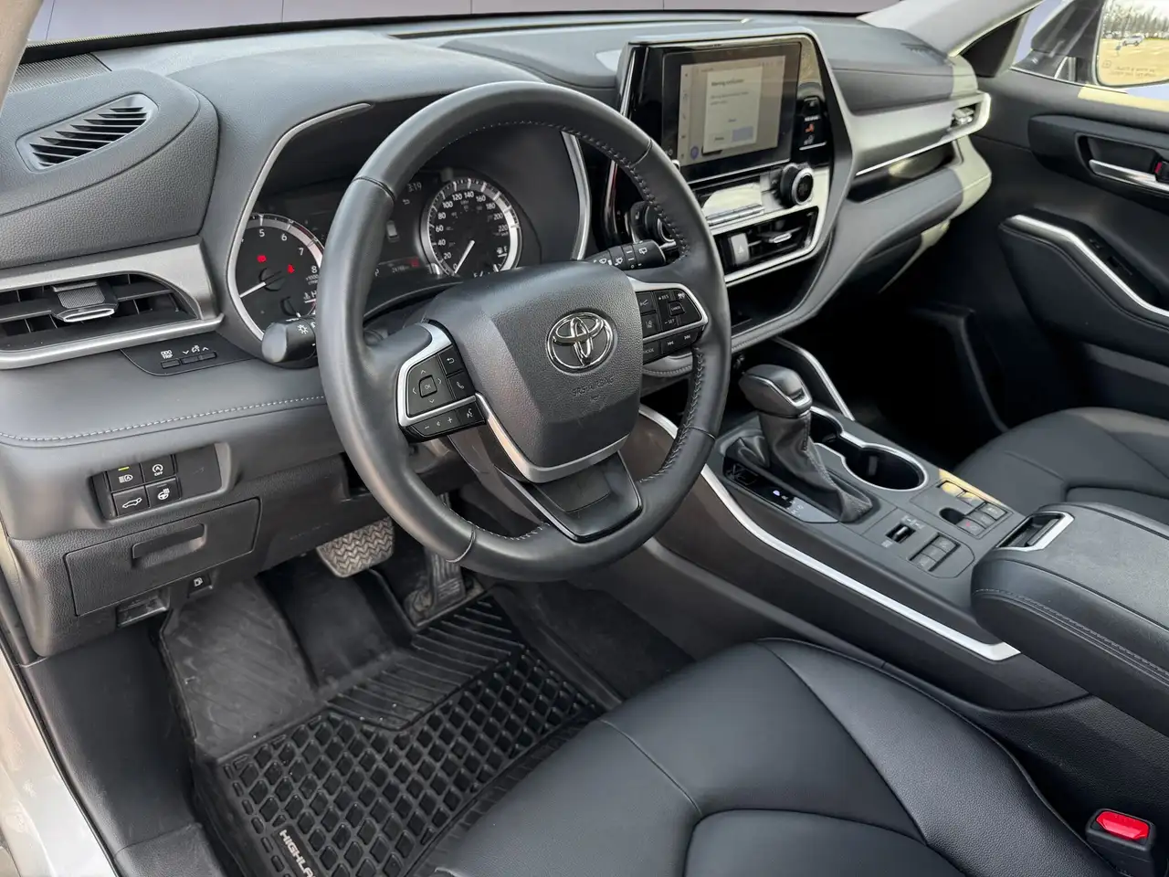 Toyota Highlander снимка Toyota Highlander
