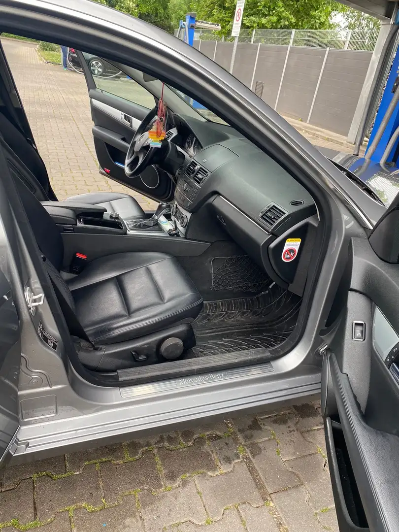 Mercedes-Benz C 320 CDI Grau - 2