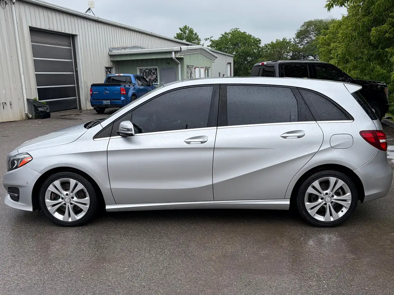 Mercedes-Benz B-Class photo Mercedes-Benz B-Class