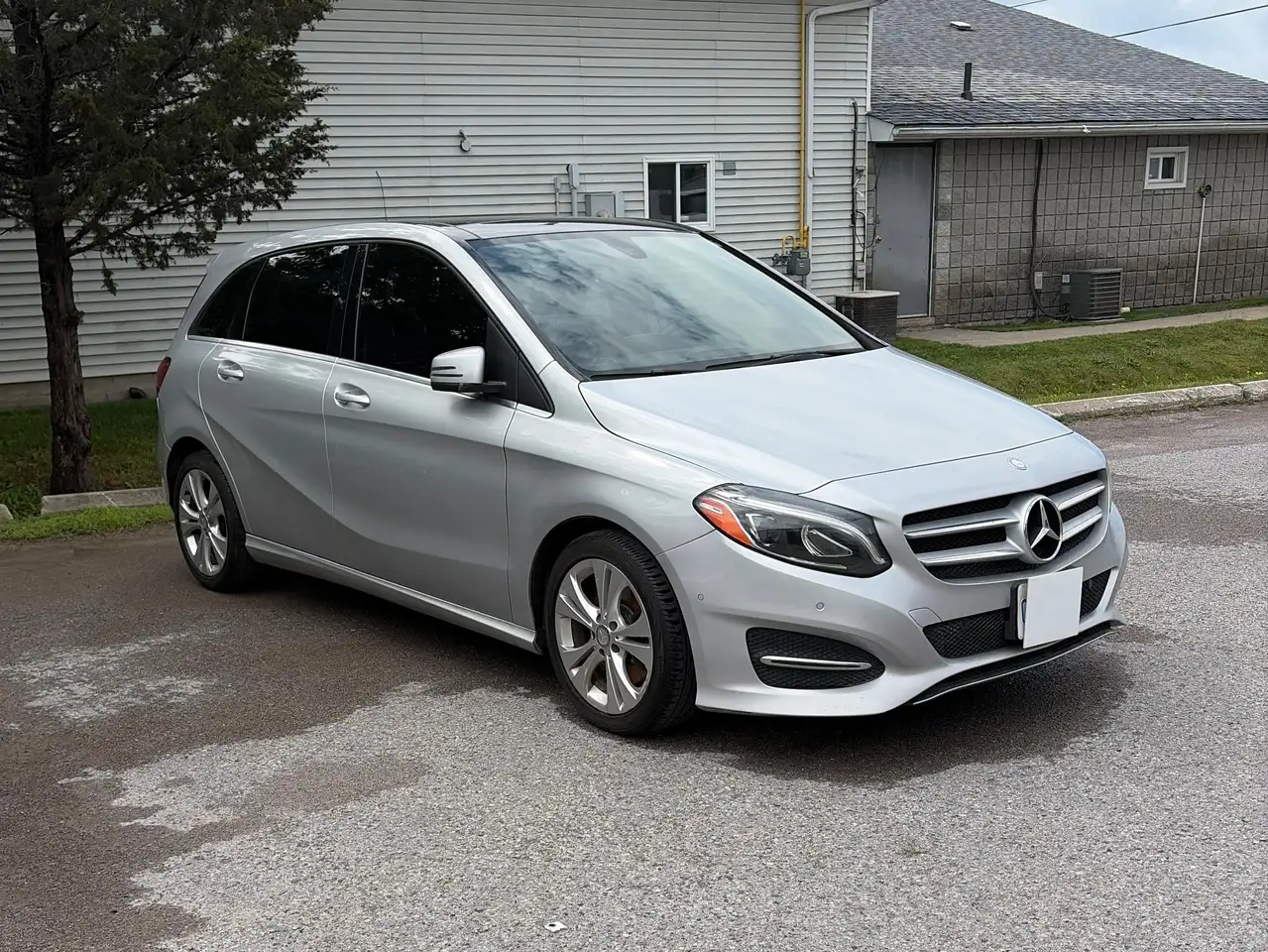 Mercedes-Benz B-Class photo Mercedes-Benz B-Class