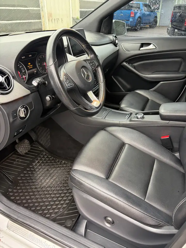 Mercedes-Benz B-Class photo Mercedes-Benz B-Class