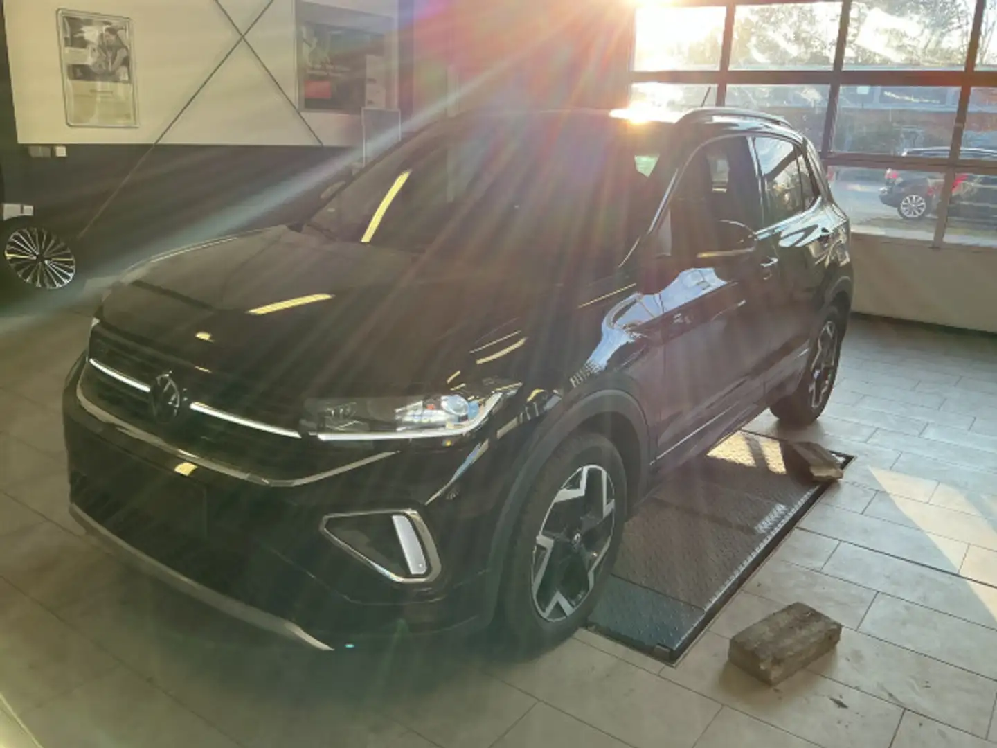 Volkswagen T-Cross 1.0 TSI R-Line DSG CarPlay Cam Navi ACC Schwarz - 2