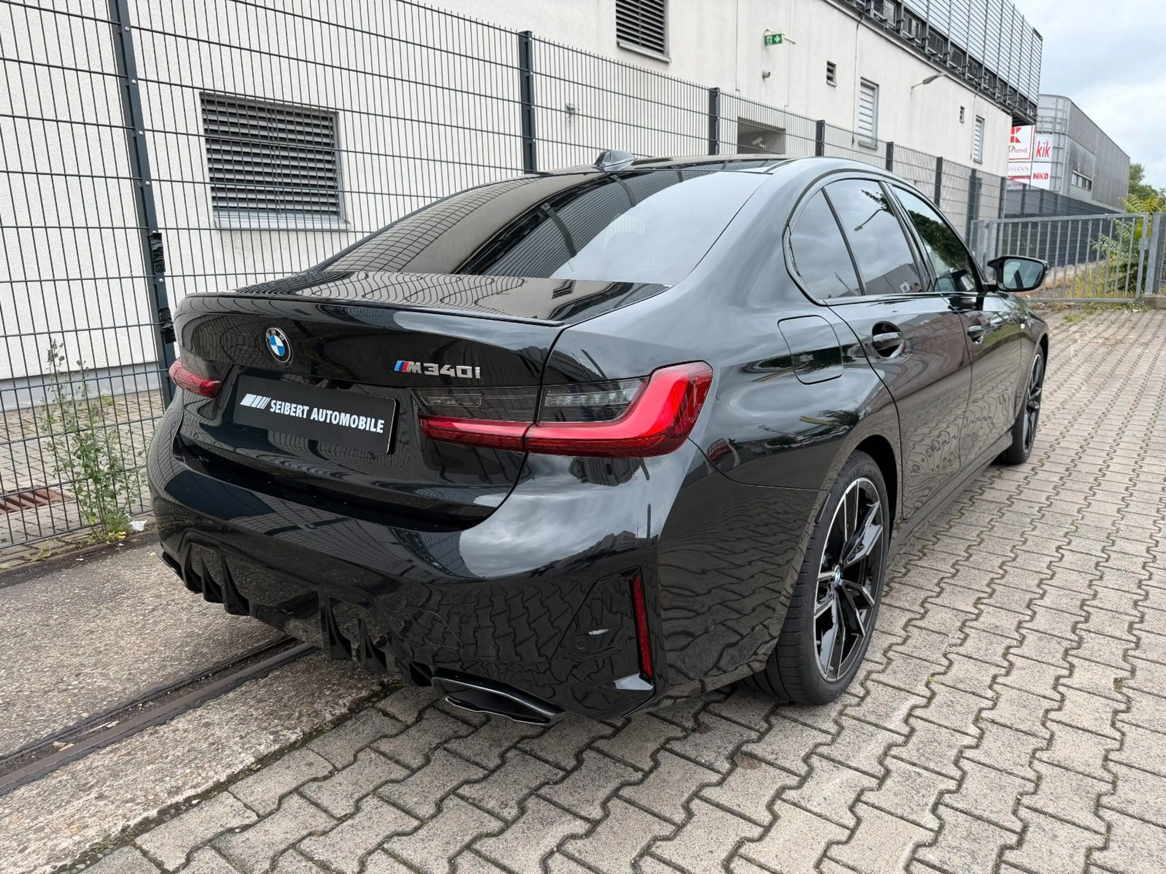 BMW 340 xDrive CARBON/MSPORTPRO/RFK/HK/19" — photo 3