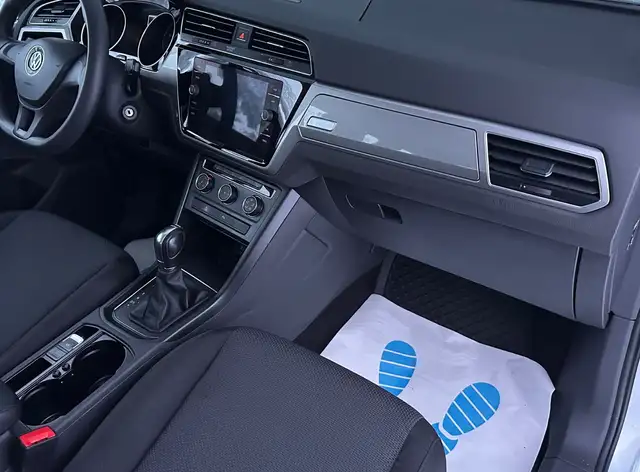 Volkswagen Touran view 15