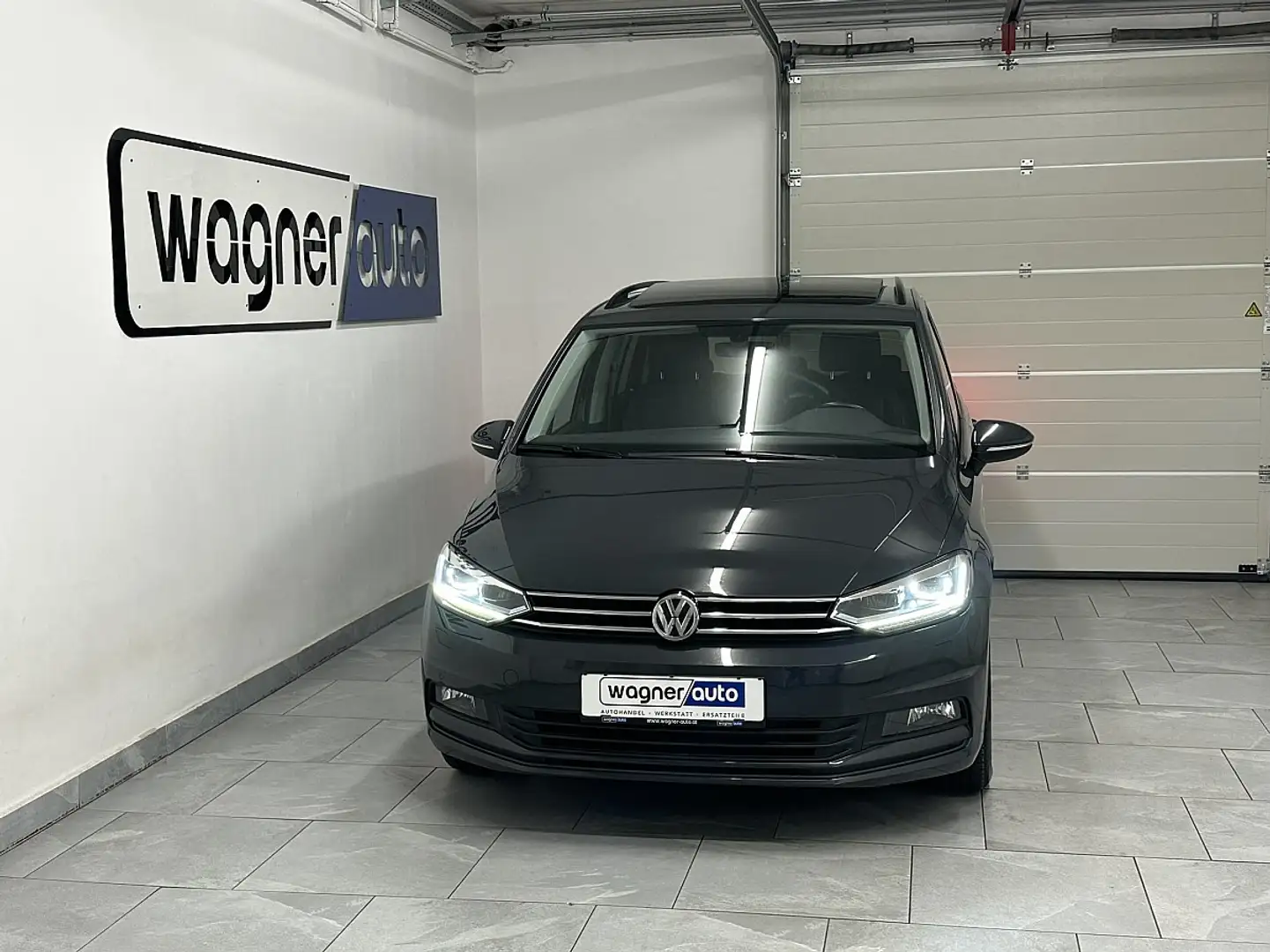 Volkswagen Touran Sky 2,0 SCR TDI DSG.LED/ACC/Panorama/RFK Gris - 1