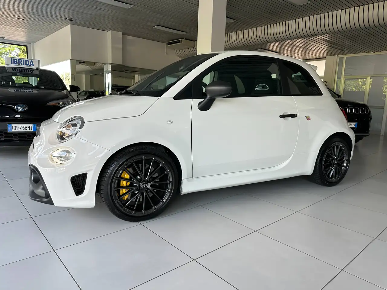 Abarth 695 2024