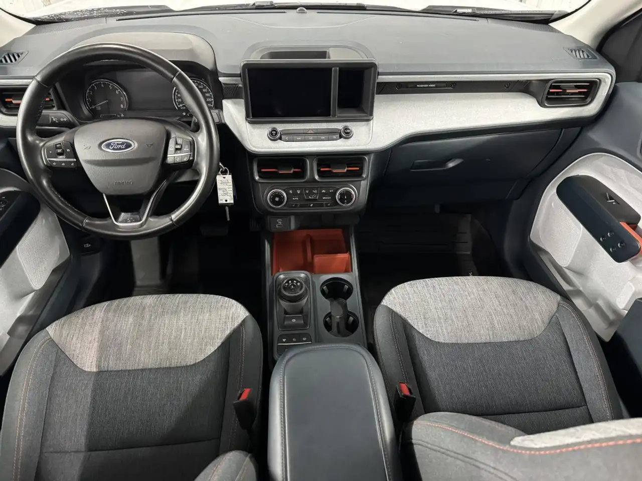 Ford Maverick снимка Ford Maverick