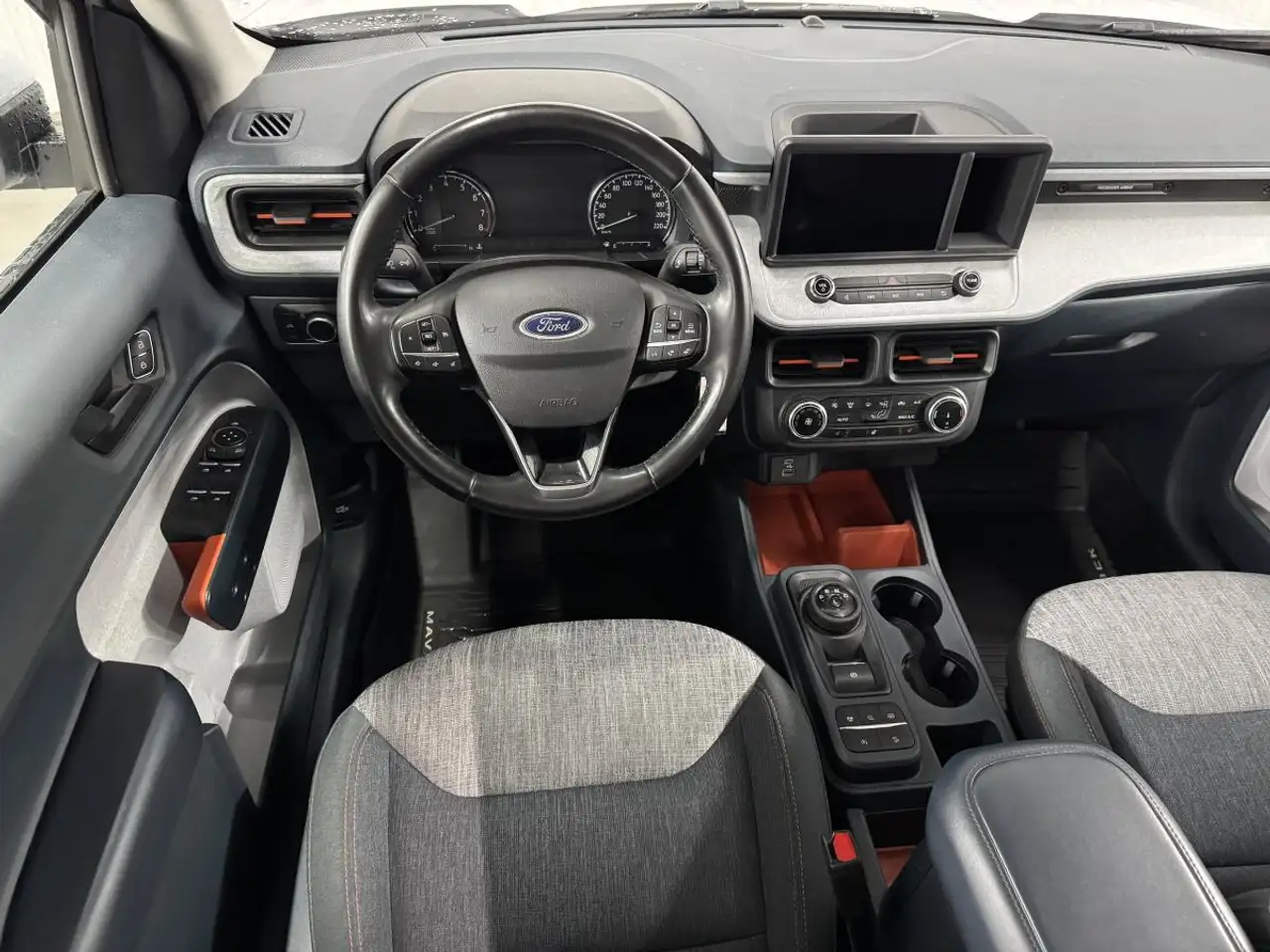 Ford Maverick снимка Ford Maverick