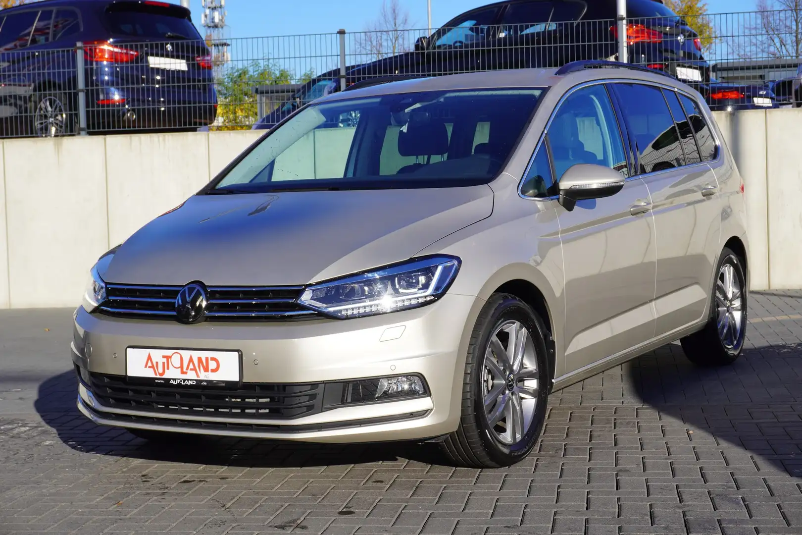 Volkswagen Touran 1.5 TSI DSG LED 7-Sitzer Kamera ACC DAB Silber - 2