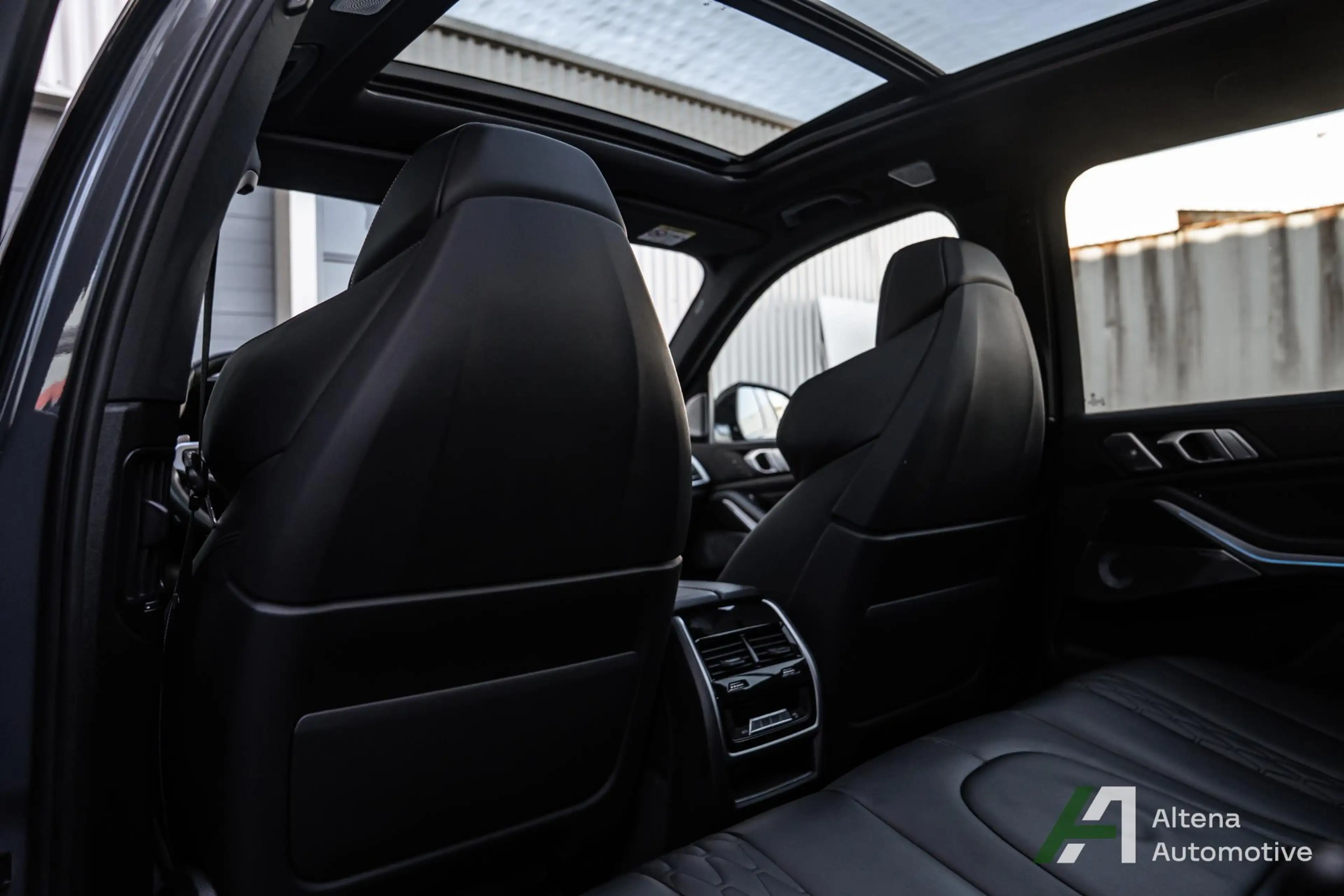BMW X5 xDrive45e High Executive M-sport, trekhaak, 22inch — photo 14