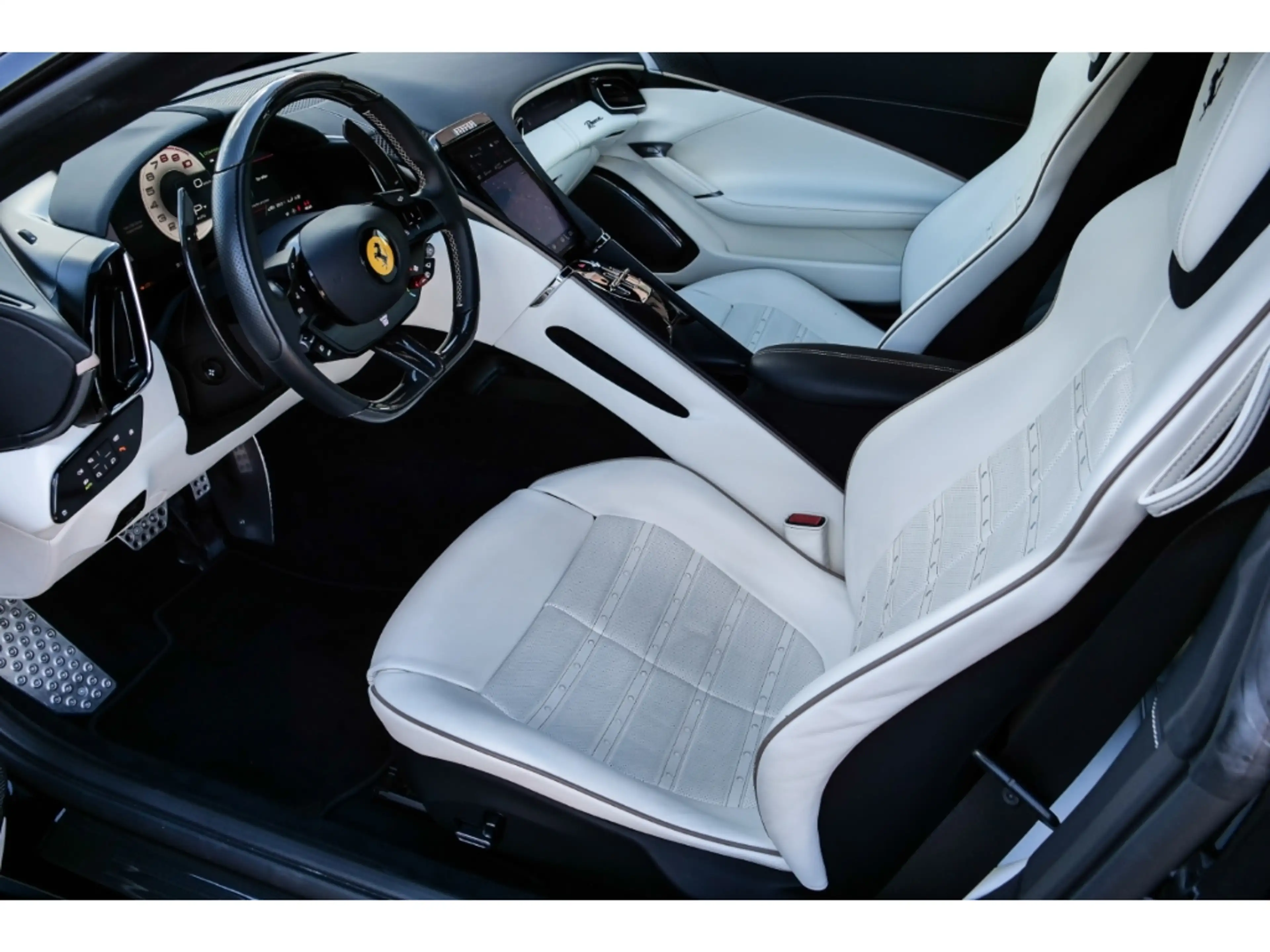 Ferrari Roma *Nero Stellato*Daytona Sitze*Carbon+LED*Beifahrer- — photo 12