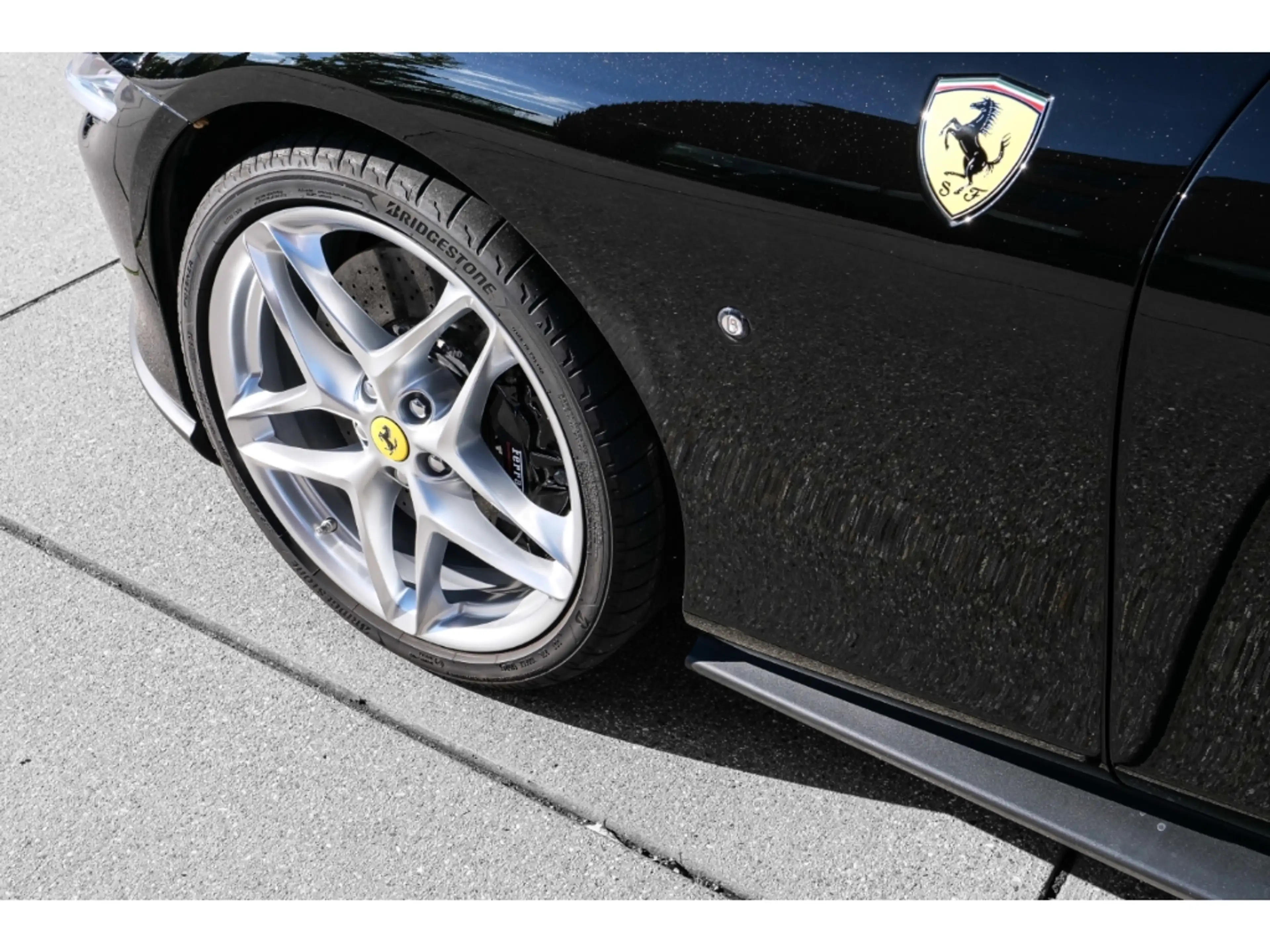 Ferrari Roma *Nero Stellato*Daytona Sitze*Carbon+LED*Beifahrer- — photo 11