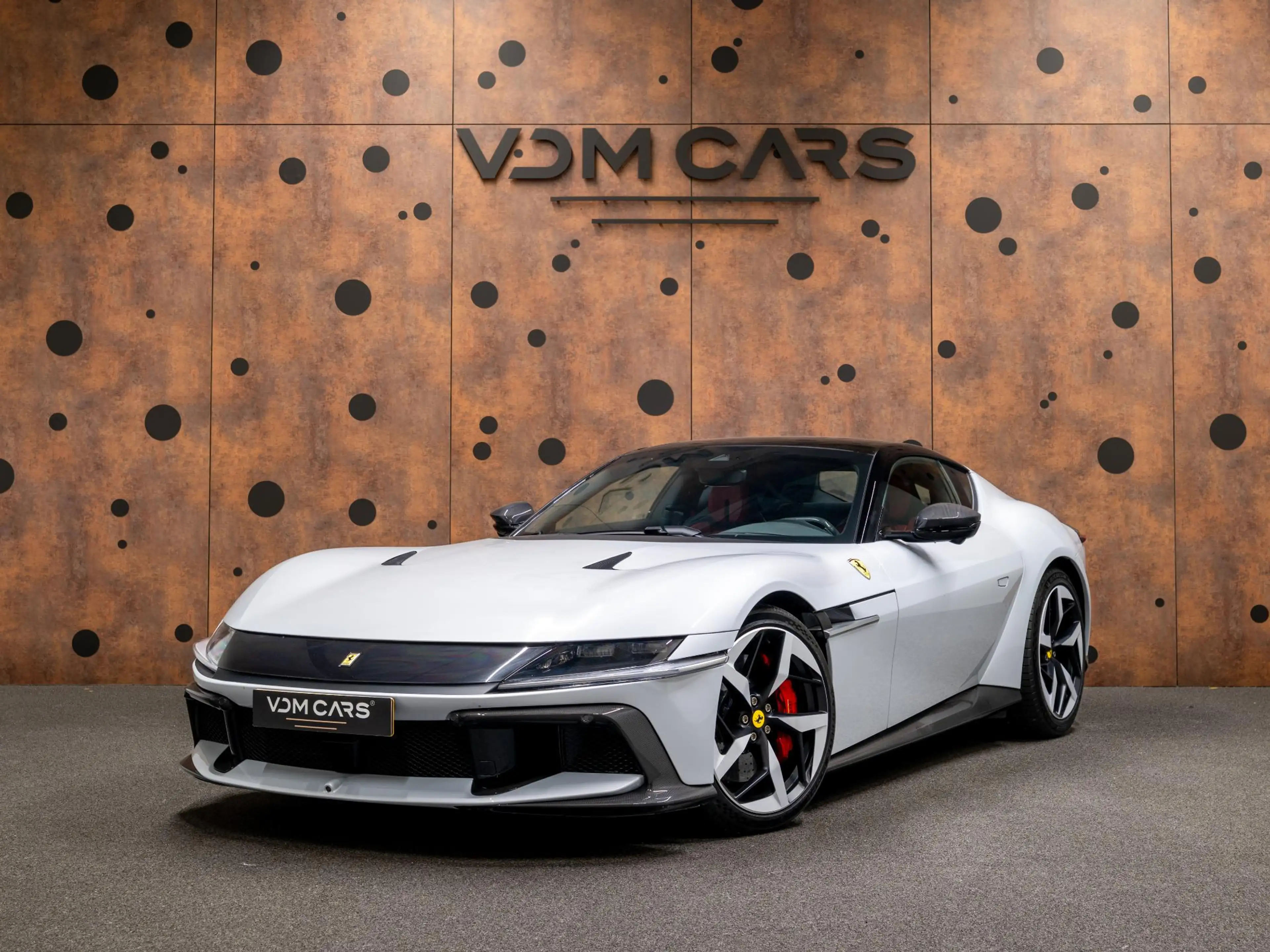 Ferrari 12 Cilindri 6.5 V12 | Carbon | Lift | Carplay | 360° | Racing
