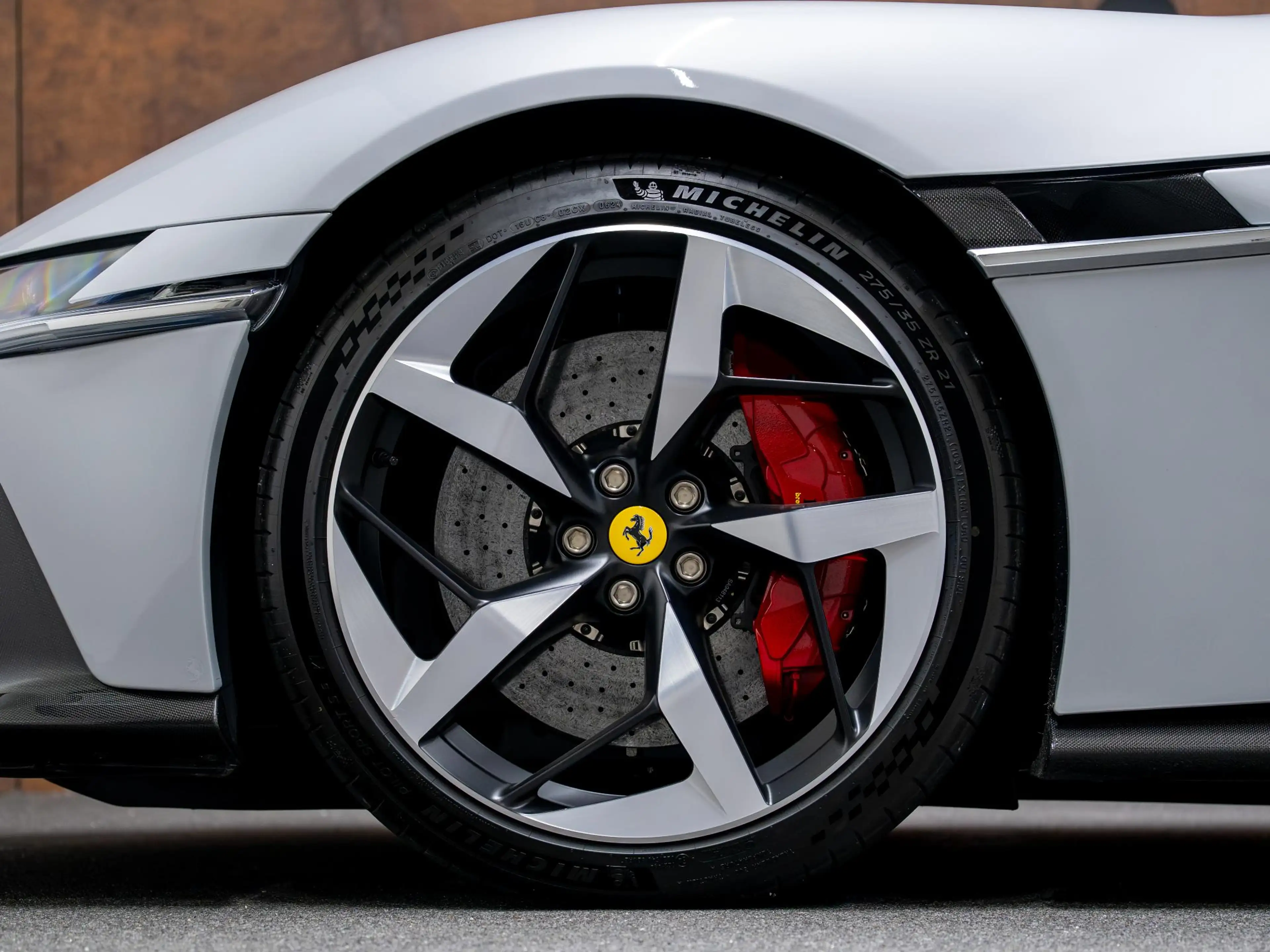 Ferrari 12 Cilindri 6.5 V12 | Carbon | Lift | Carplay | 360° | Racing — photo 15