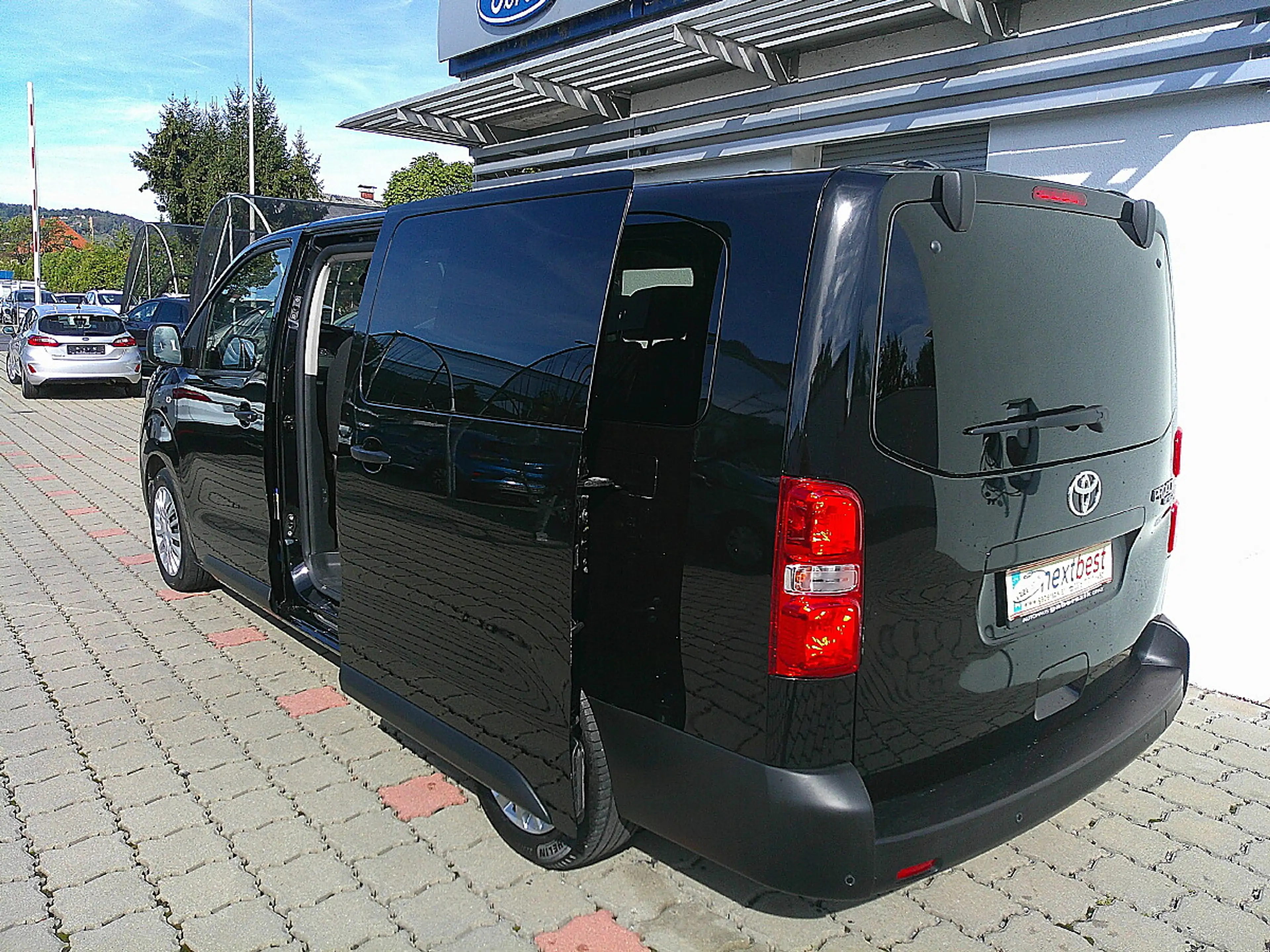 Toyota Proace Verso 2,0 D-4D 145 L2 9-Sitz. Shuttle — photo 7